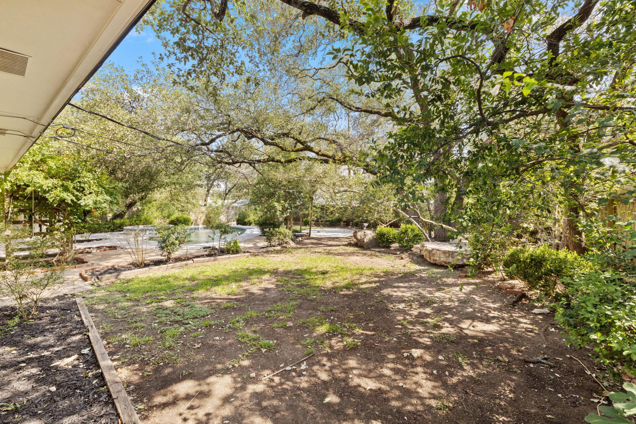 4217 Greystone Dr N, Austin, TX 78731