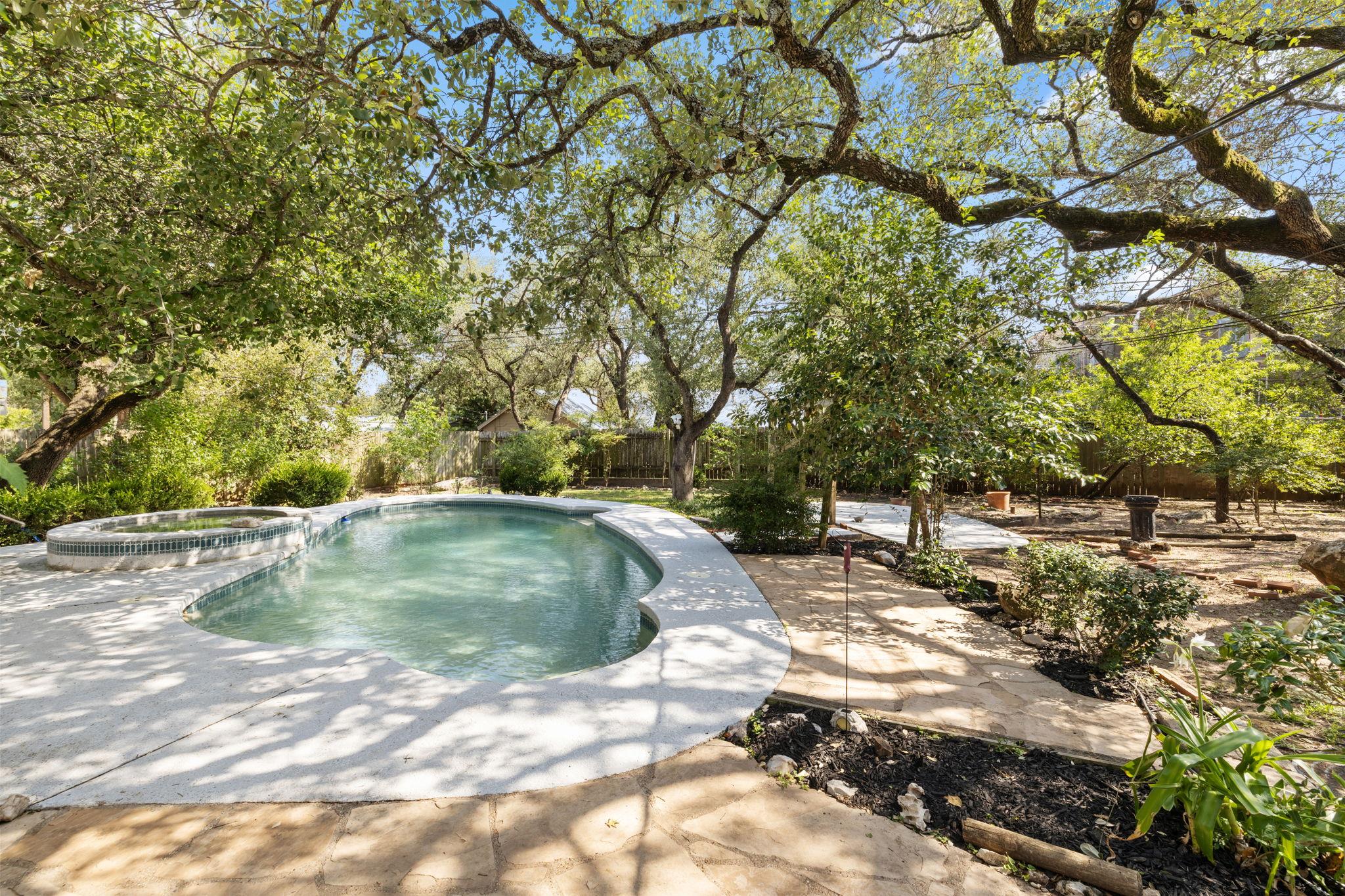 4217 Greystone Dr N, Austin, TX 78731
