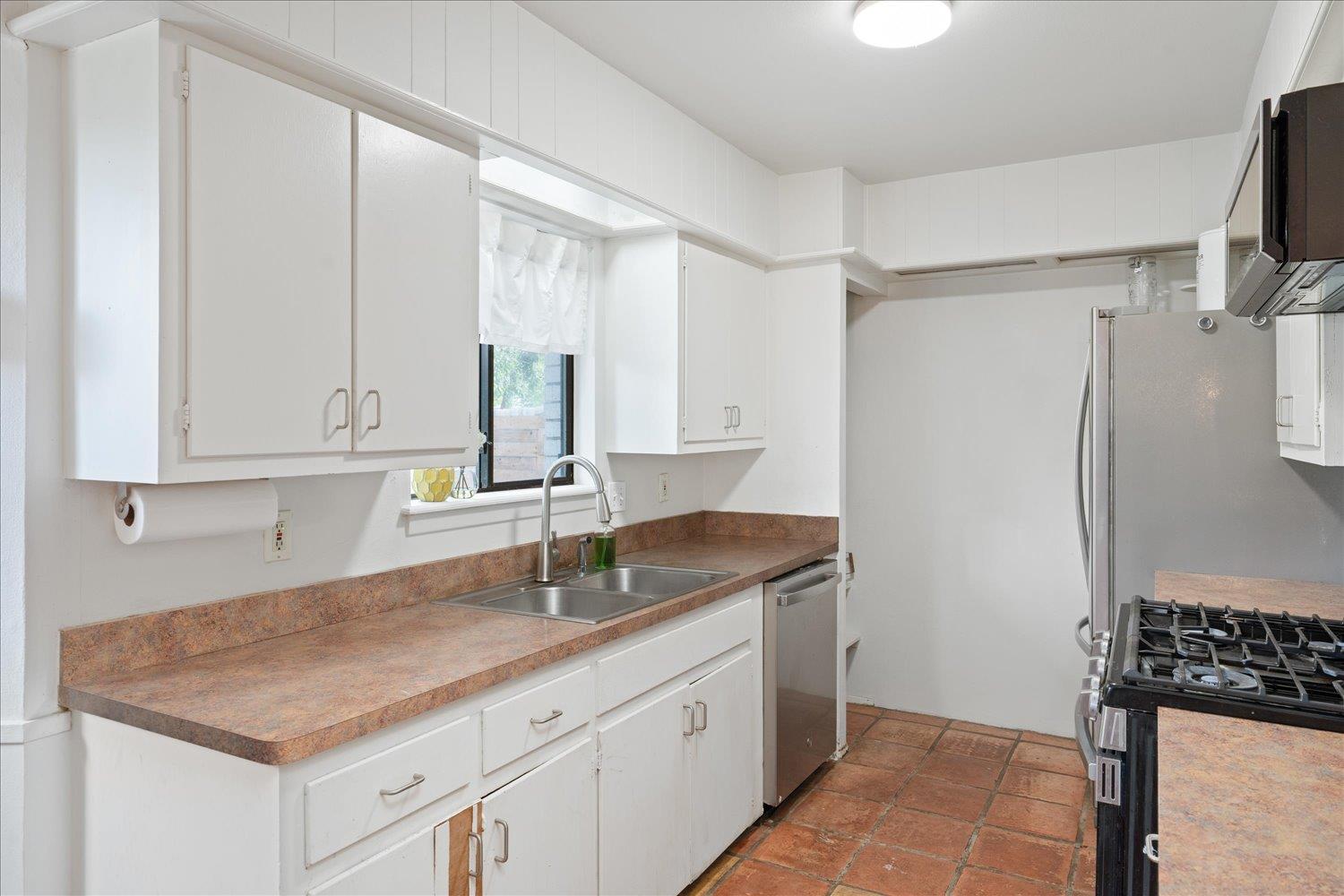 8102 Shadowood Dr, Austin, TX 78757