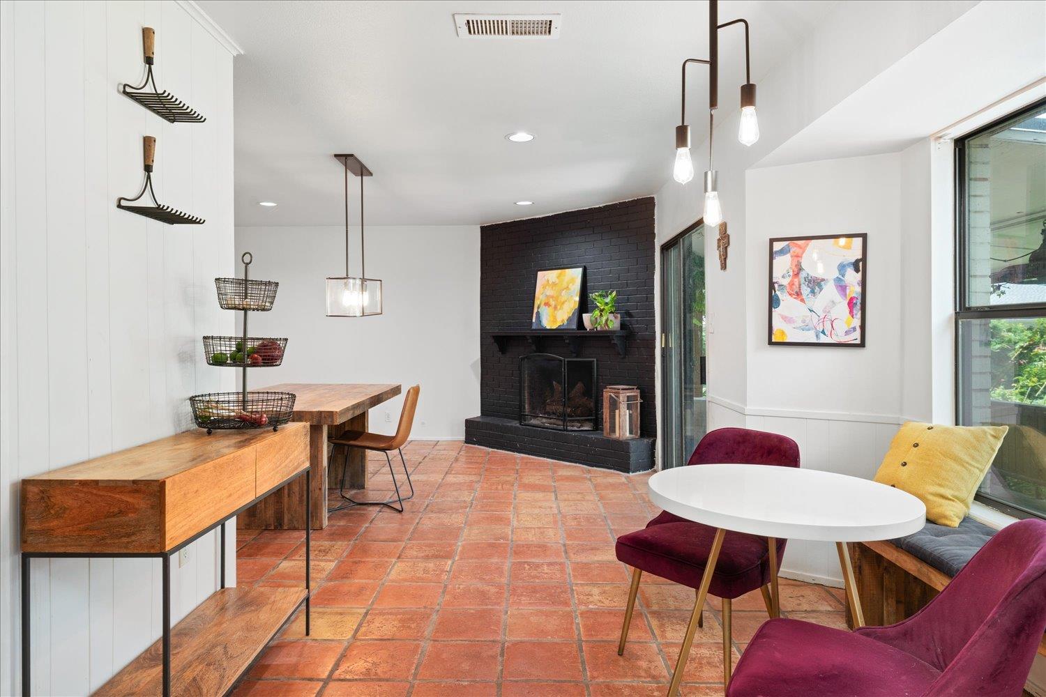 8102 Shadowood Dr, Austin, TX 78757