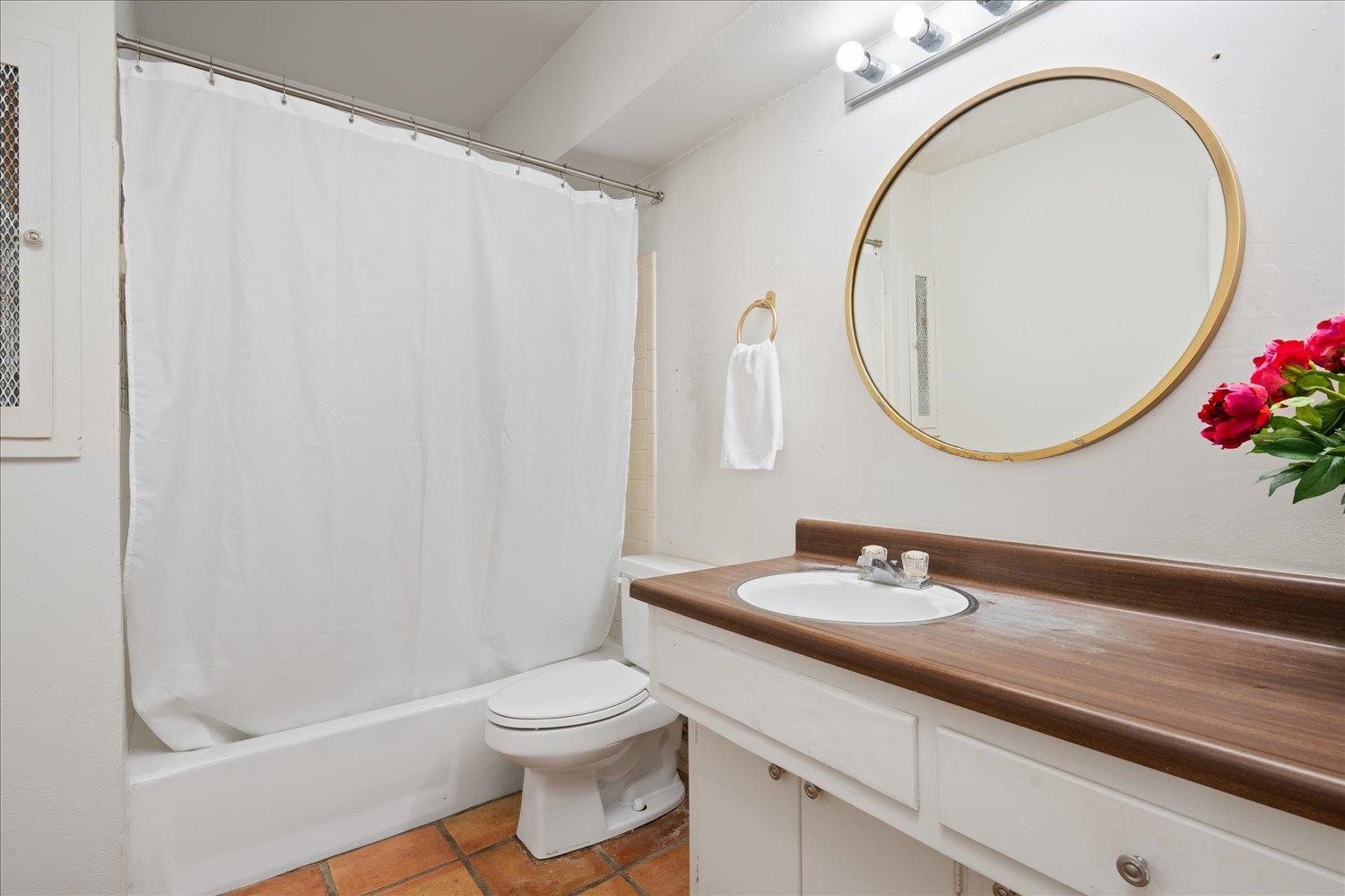 8102 Shadowood Dr, Austin, TX 78757