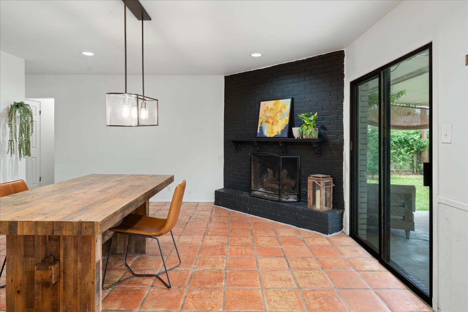 8102 Shadowood Dr, Austin, TX 78757