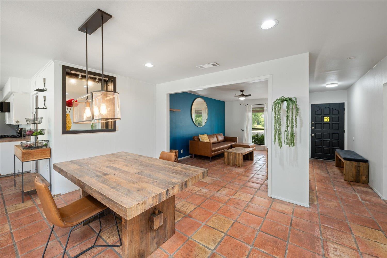 8102 Shadowood Dr, Austin, TX 78757