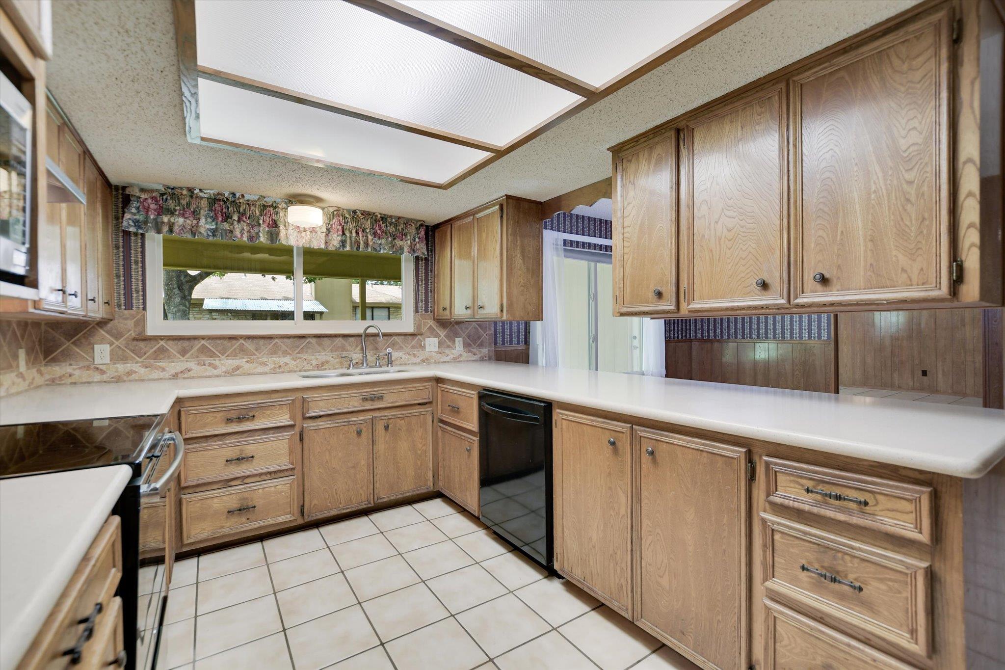 607 Friendswood Dr, Georgetown, TX 78628
