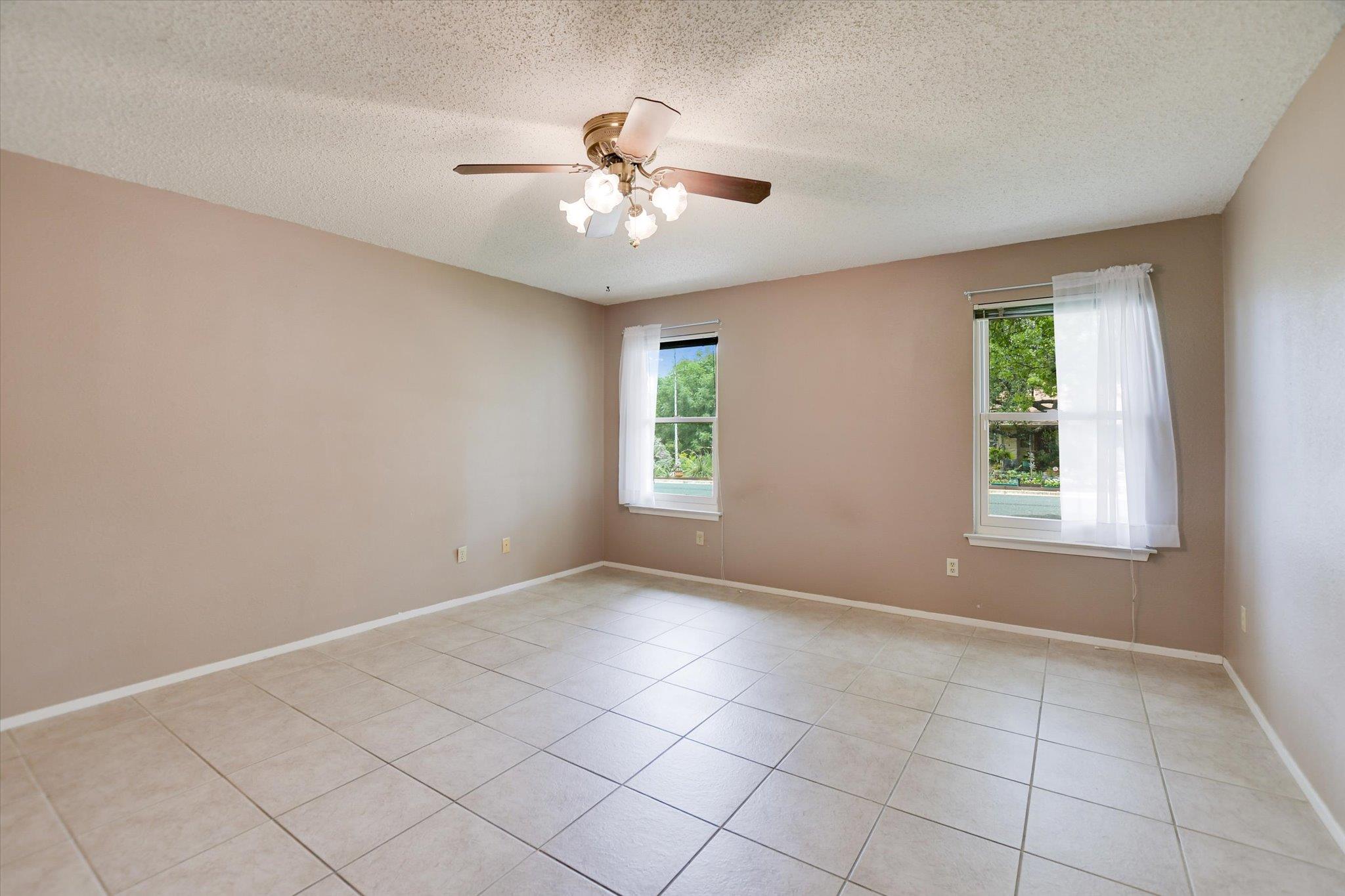 607 Friendswood Dr, Georgetown, TX 78628