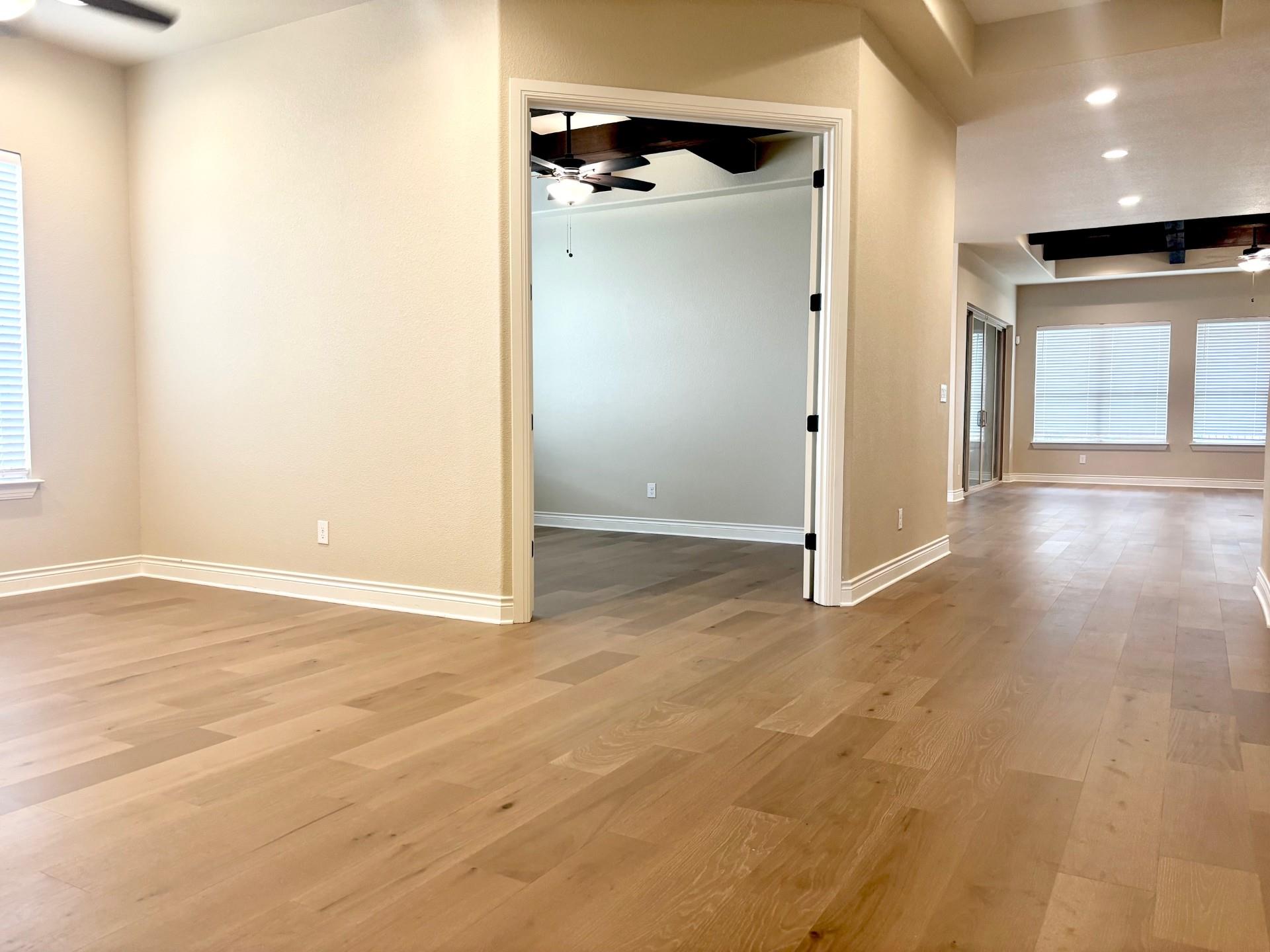 820 Desaix Dr, Georgetown, TX 78628