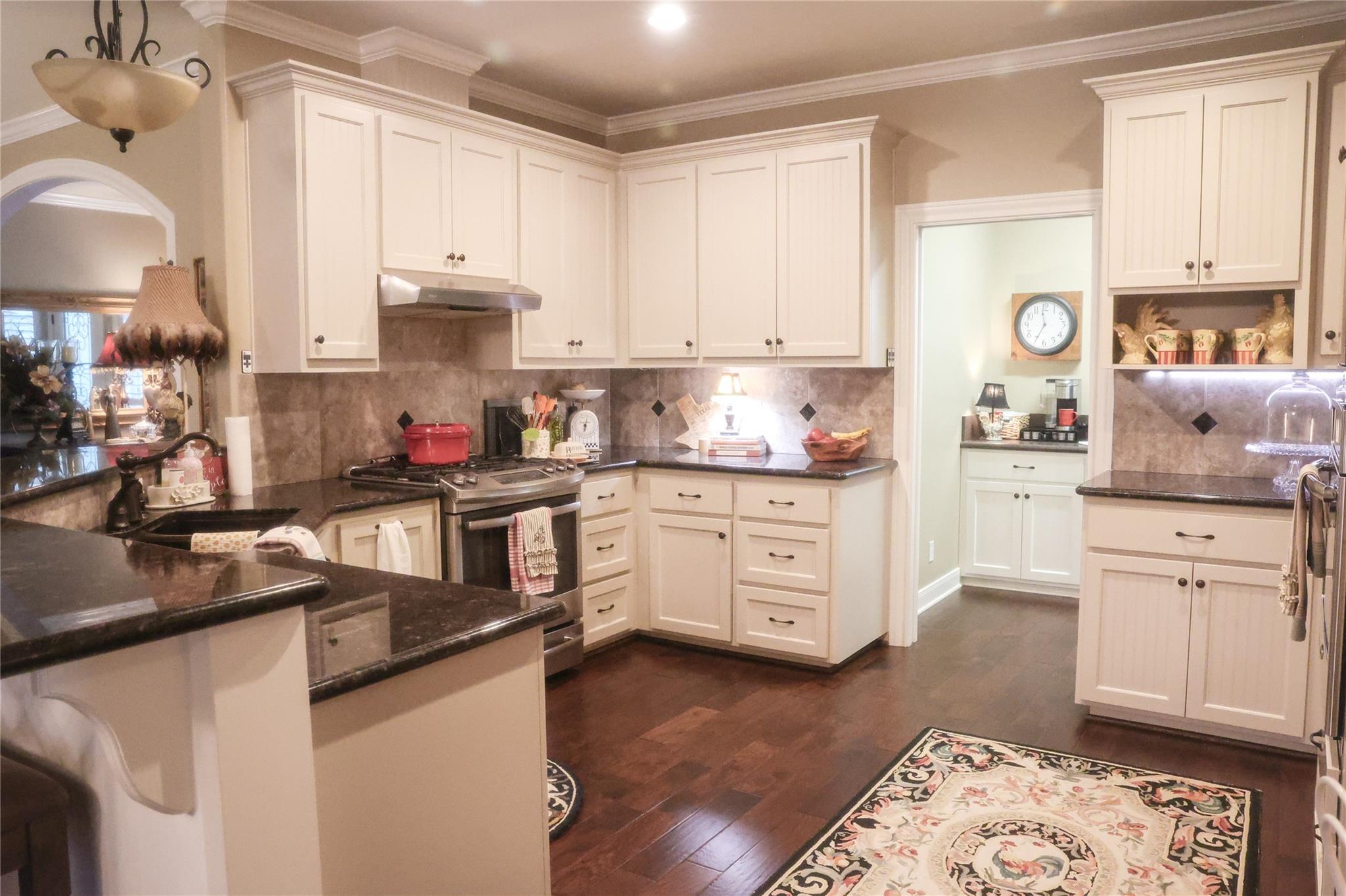 9165 Meadow Creek Ln, Chappell Hill, TX 77426