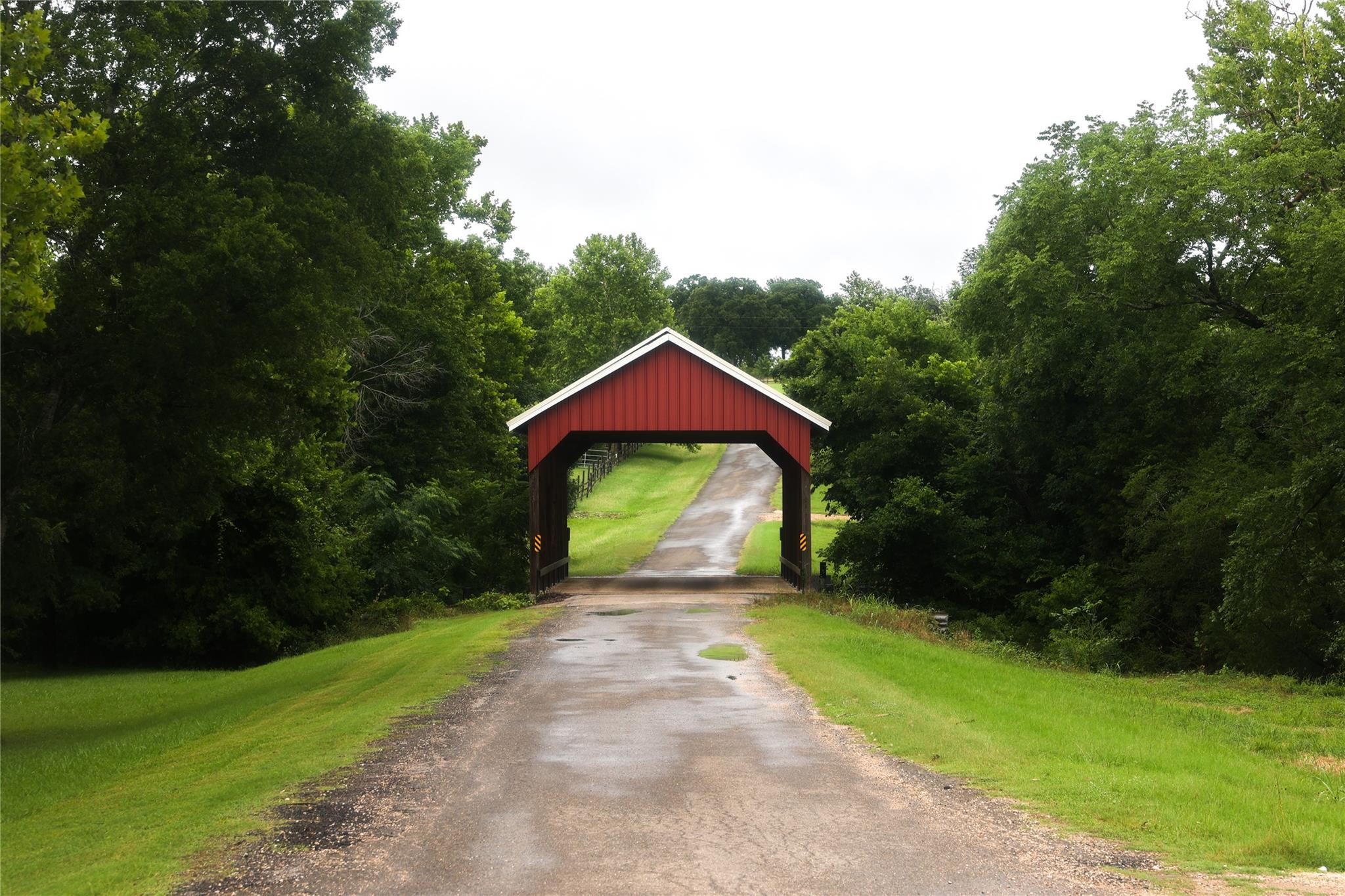 9165 Meadow Creek Ln, Chappell Hill, TX 77426
