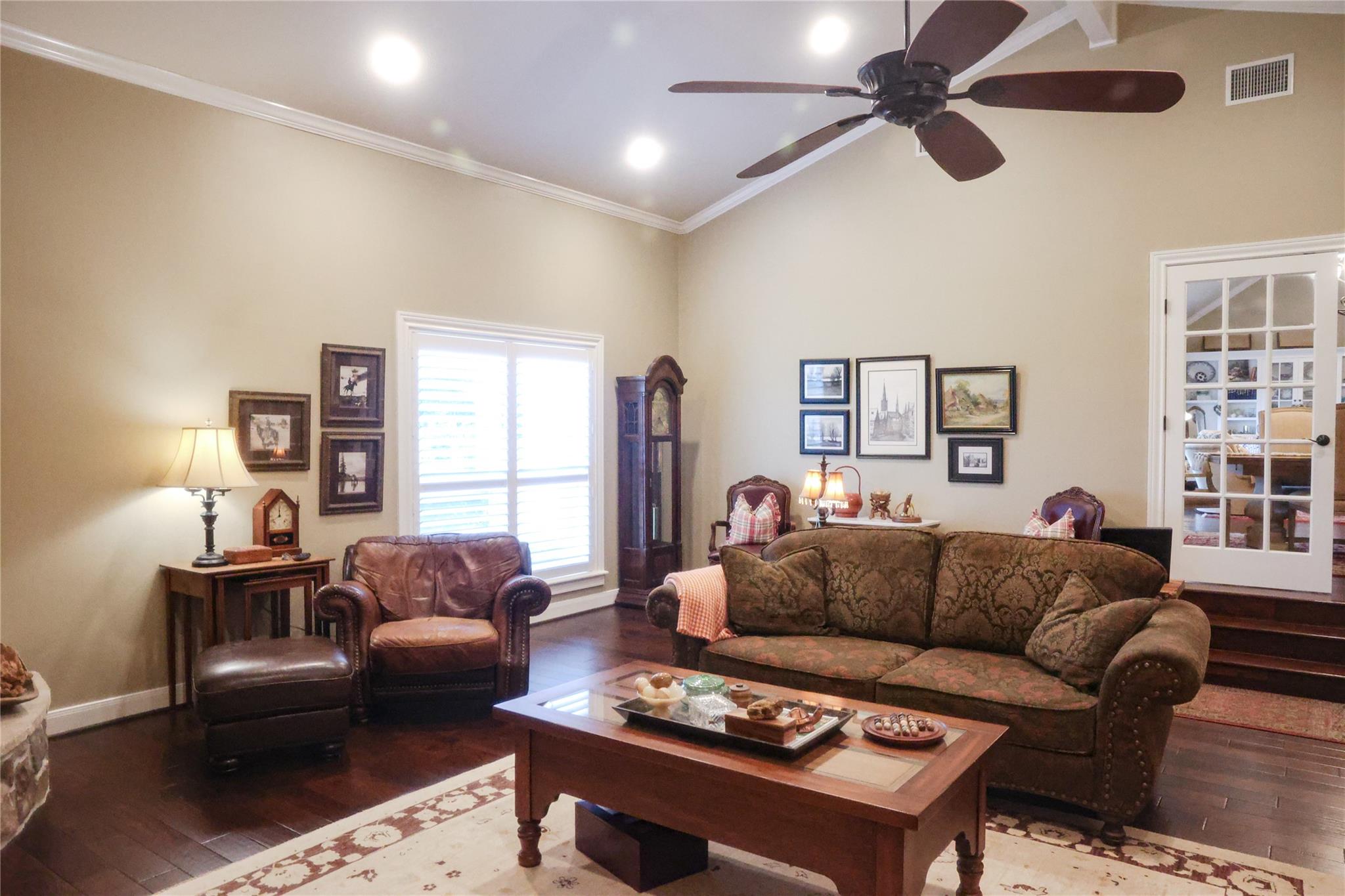9165 Meadow Creek Ln, Chappell Hill, TX 77426