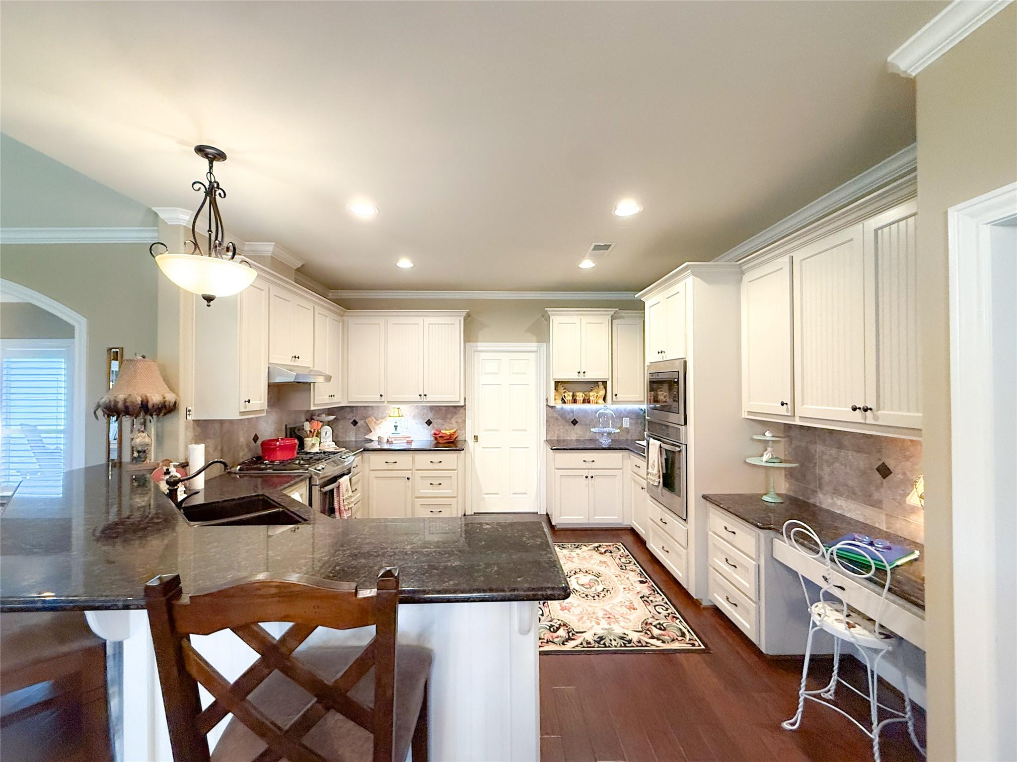 9165 Meadow Creek Ln, Chappell Hill, TX 77426