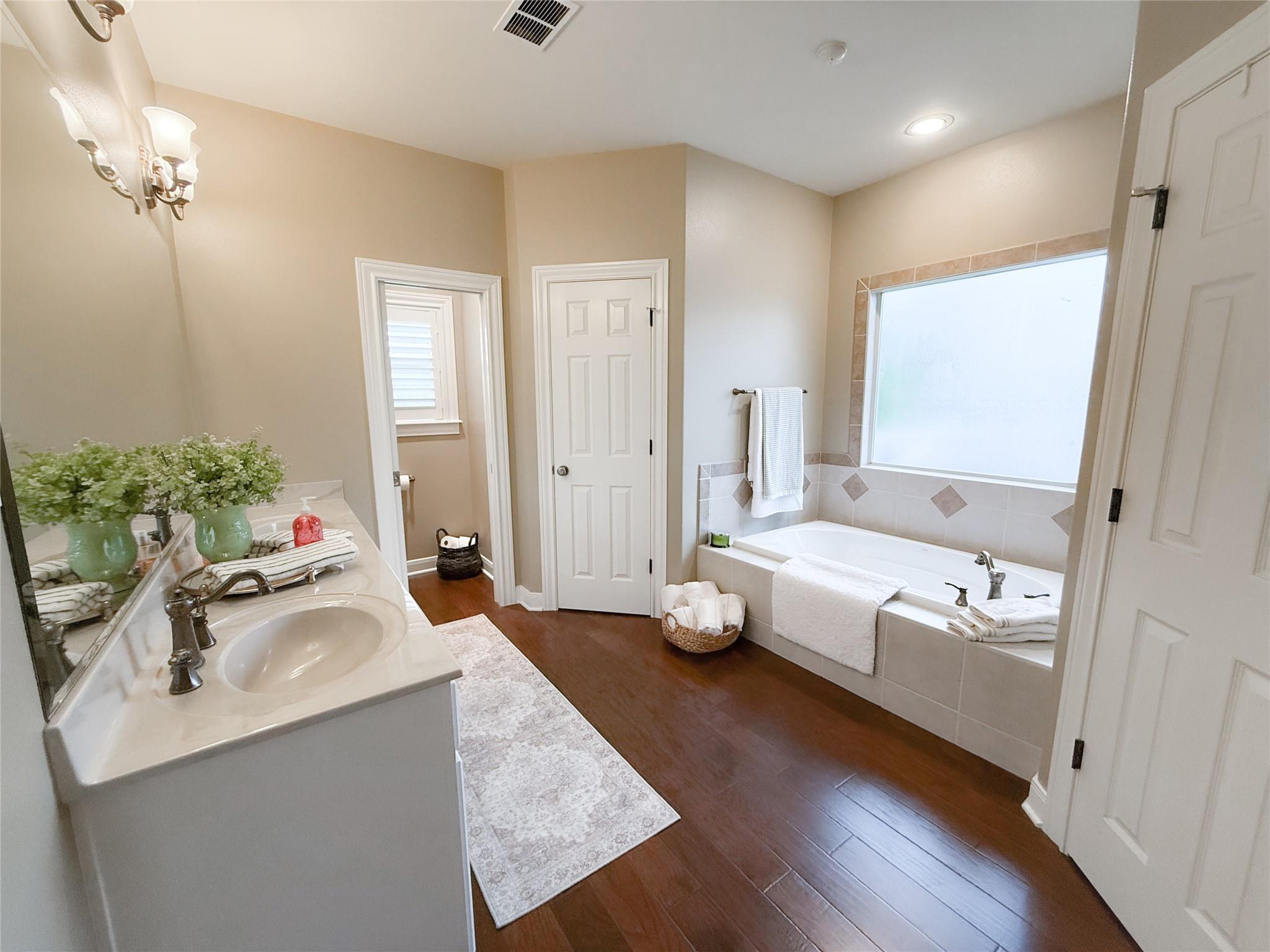 9165 Meadow Creek Ln, Chappell Hill, TX 77426