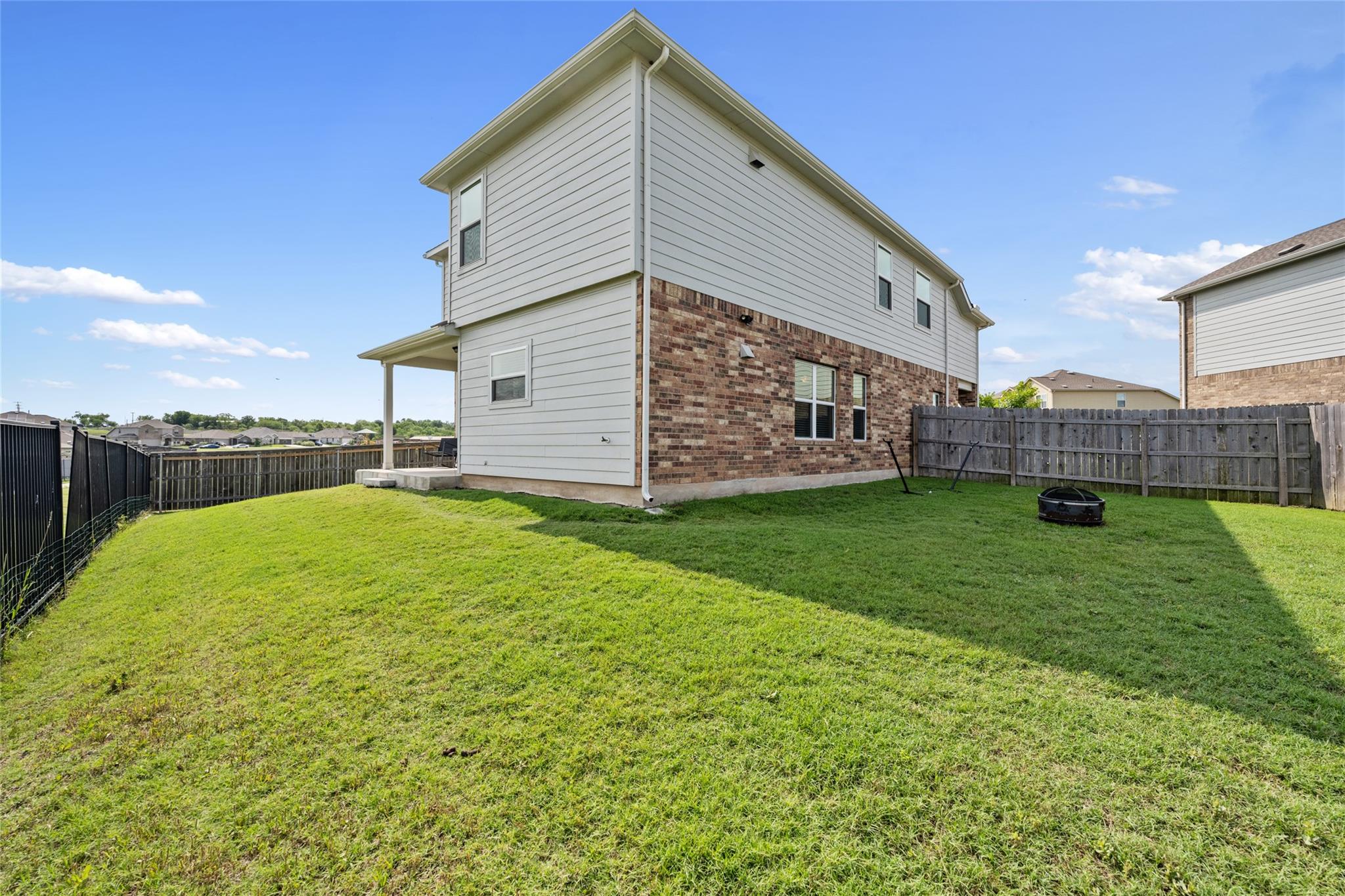 7304 Fall Ray Dr, Del Valle, TX 78617