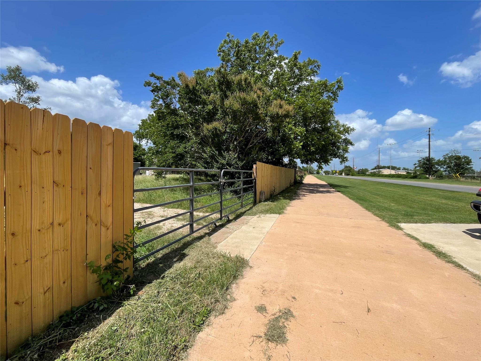 400 Main St, Liberty Hill, TX 78642