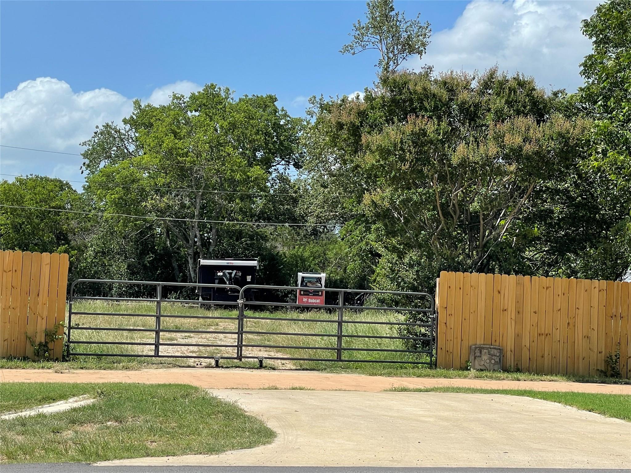 400 Main St, Liberty Hill, TX 78642