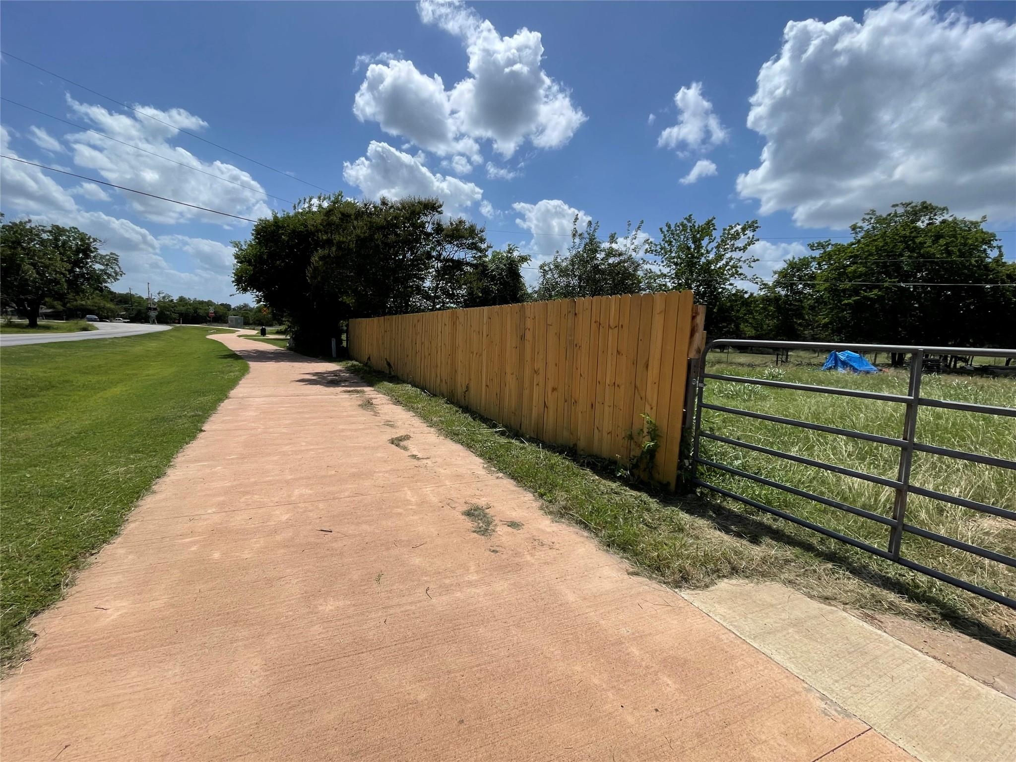 400 Main St, Liberty Hill, TX 78642