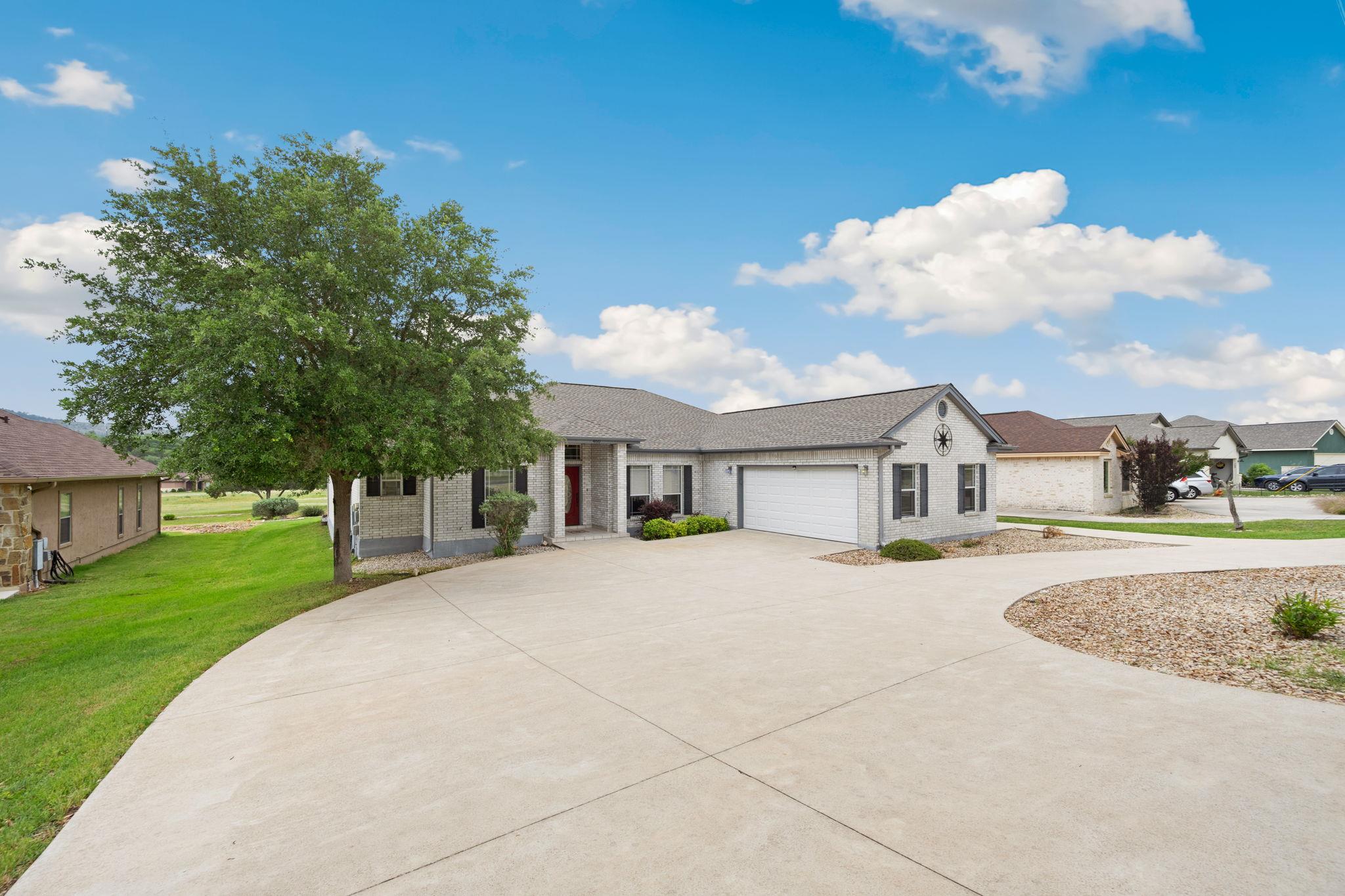 460 Shayla Ln, Canyon Lake, TX 78133