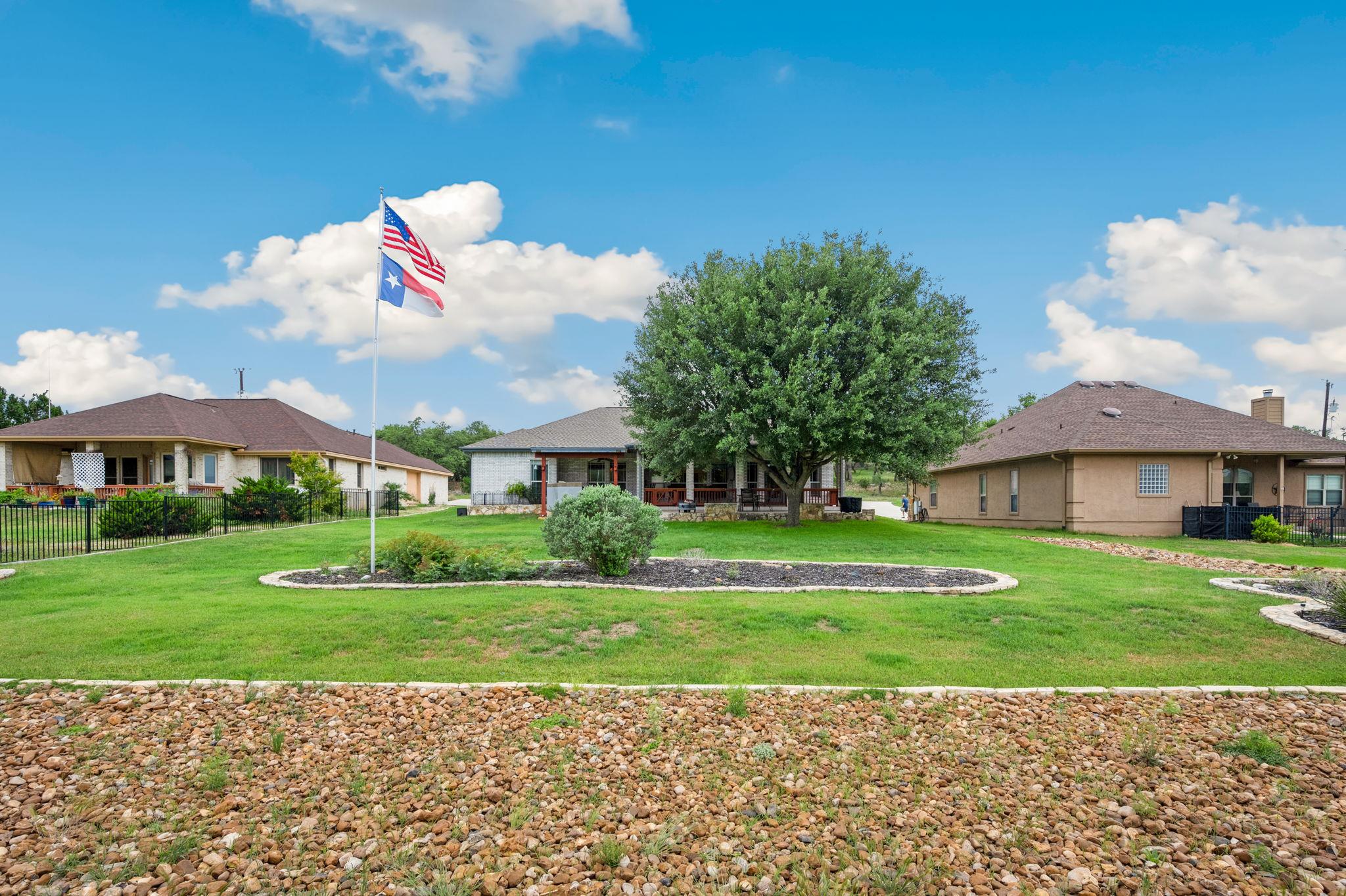 460 Shayla Ln, Canyon Lake, TX 78133