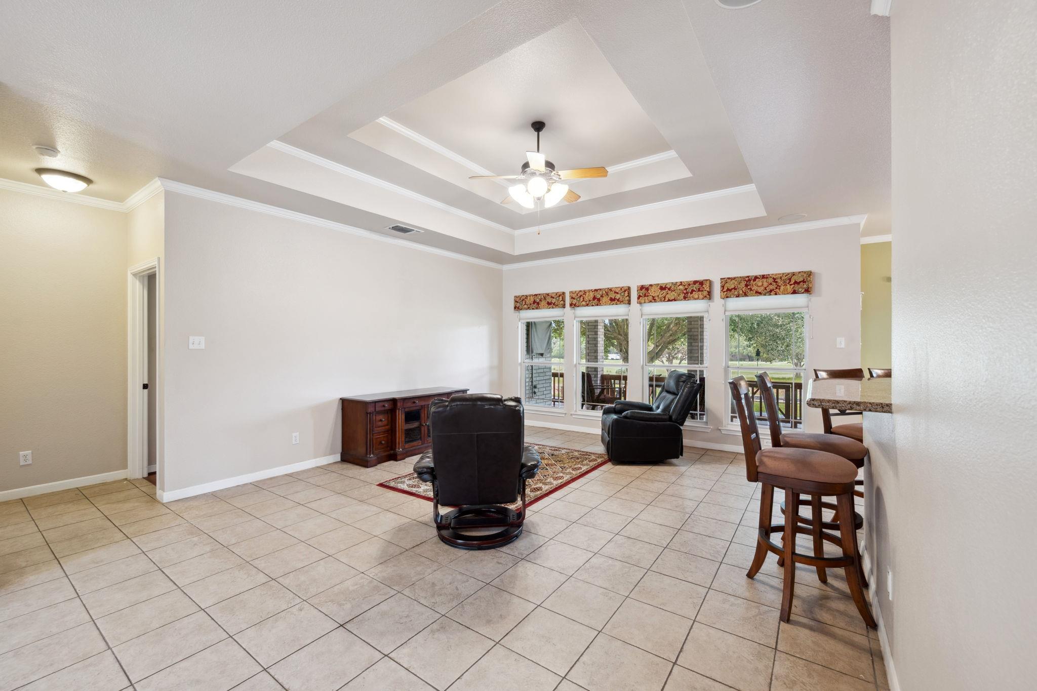 460 Shayla Ln, Canyon Lake, TX 78133