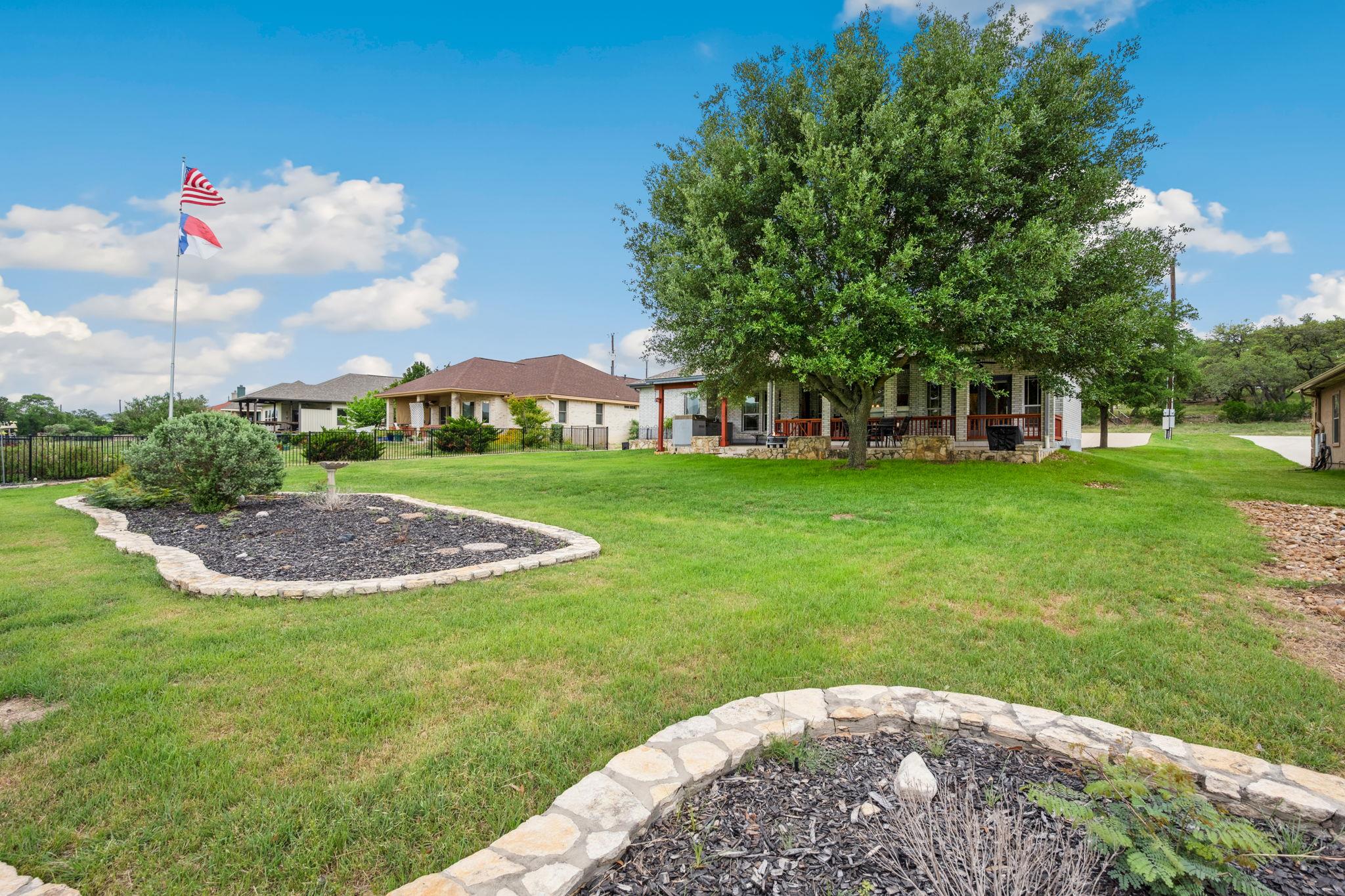 460 Shayla Ln, Canyon Lake, TX 78133