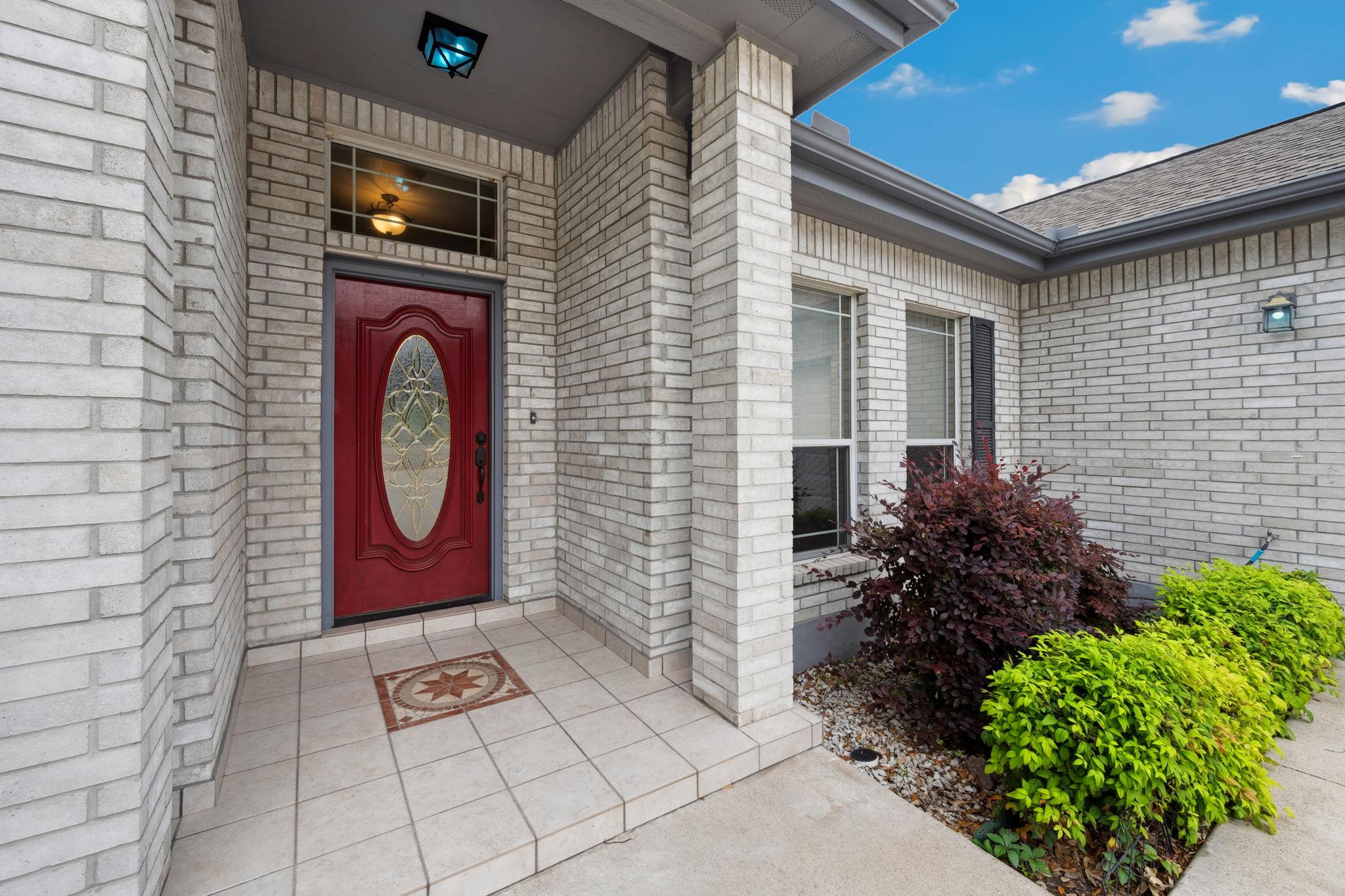 460 Shayla Ln, Canyon Lake, TX 78133