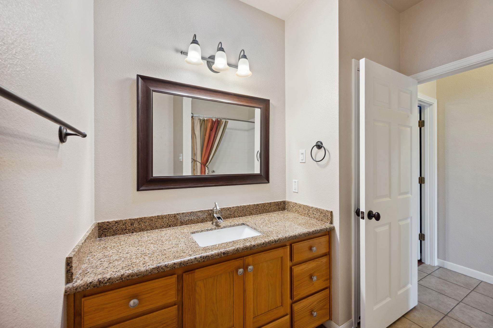 460 Shayla Ln, Canyon Lake, TX 78133