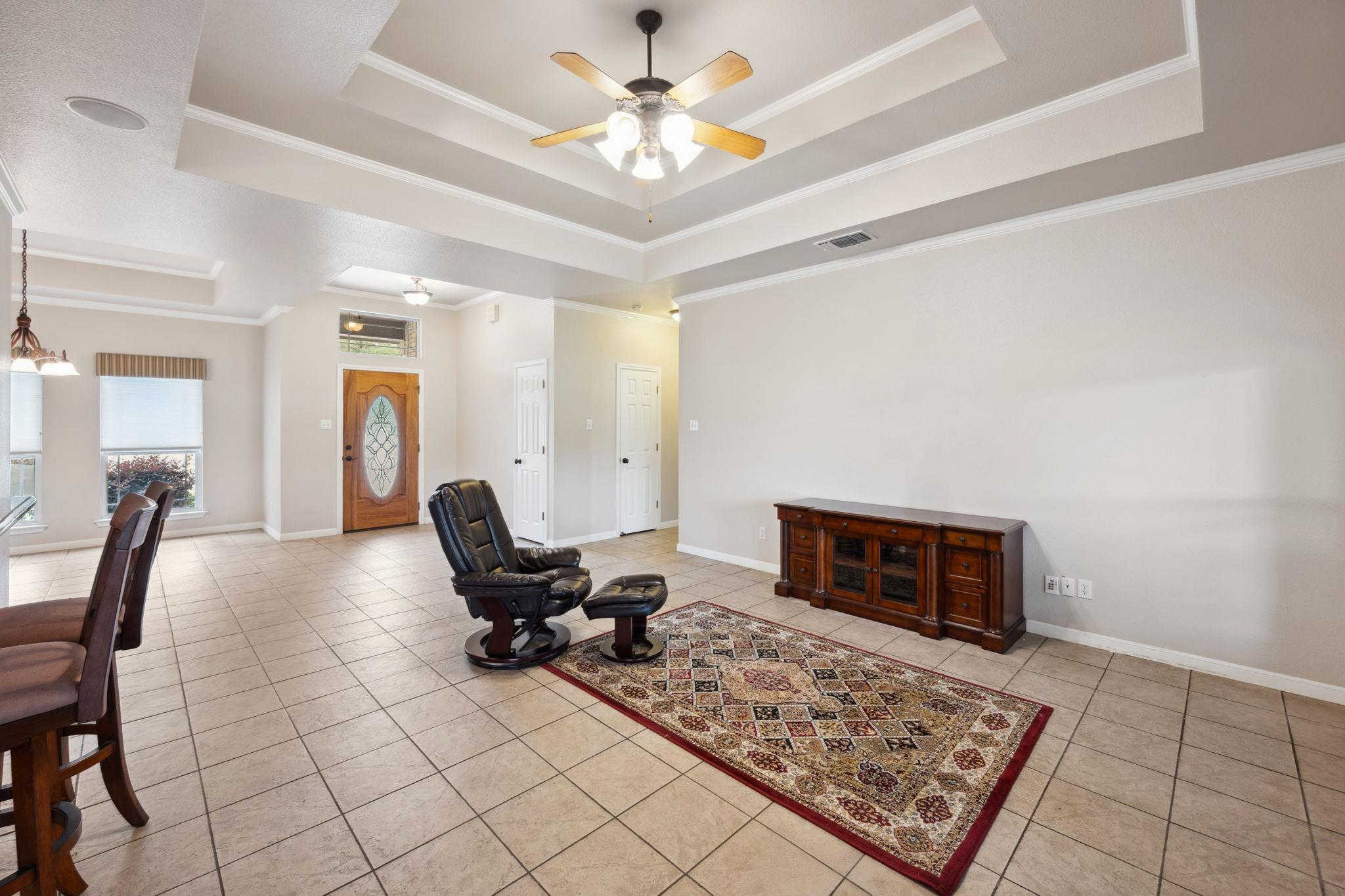 460 Shayla Ln, Canyon Lake, TX 78133