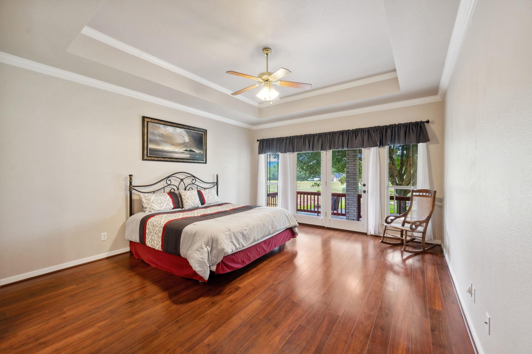 460 Shayla Ln, Canyon Lake, TX 78133