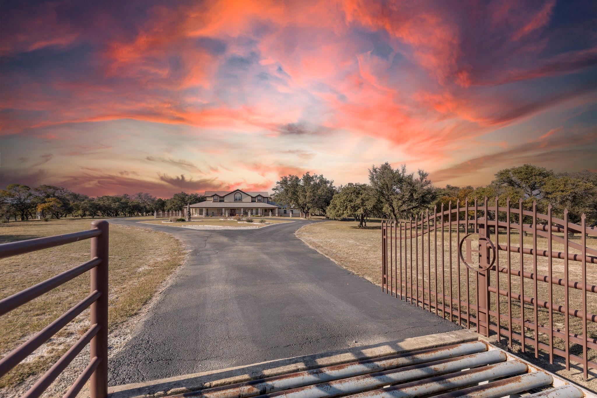 8300 Money Pit Rd, Killeen, TX 76542