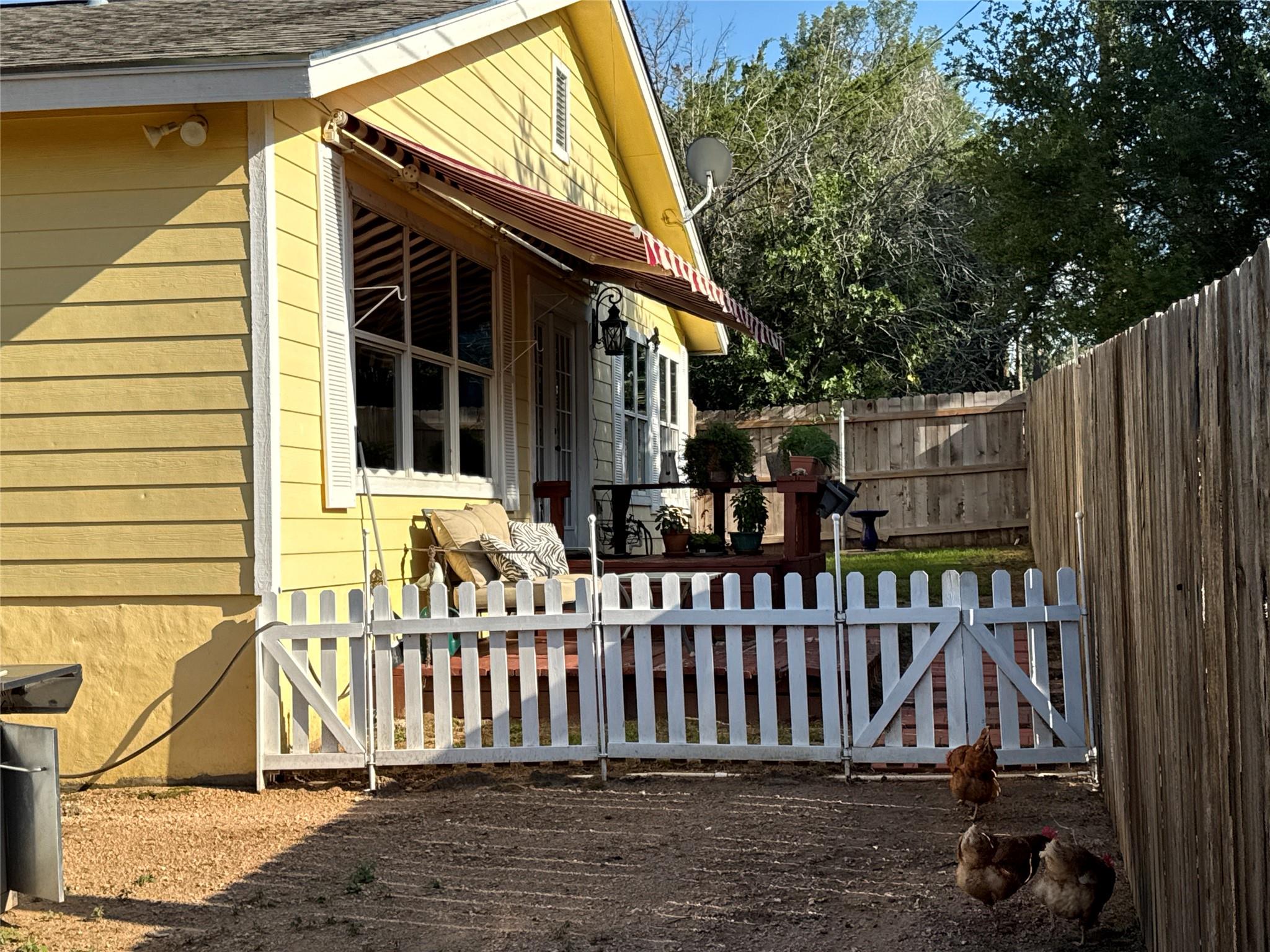 746 Pecan Ln, Cottonwood Shores, TX 78657