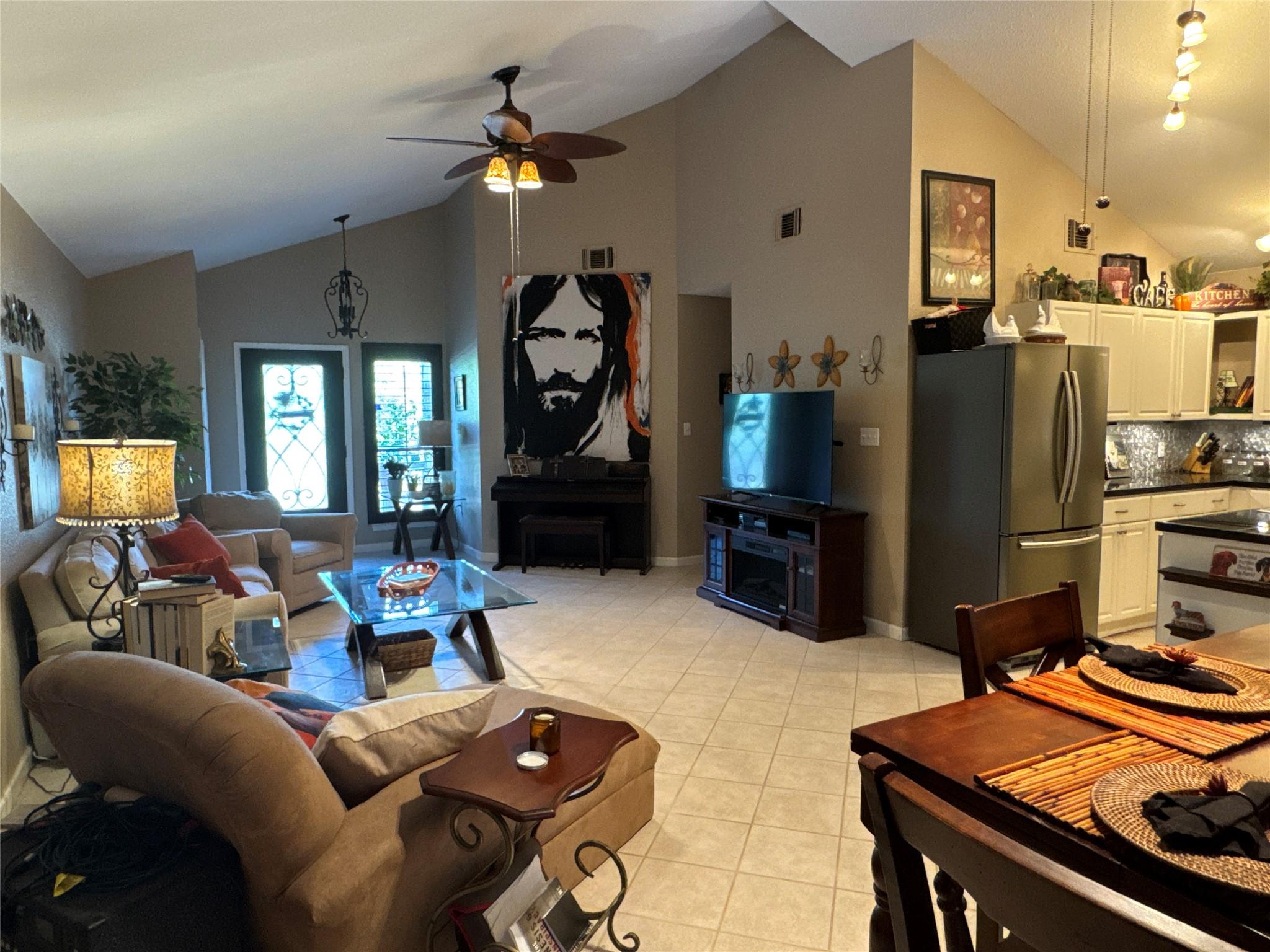 746 Pecan Ln, Cottonwood Shores, TX 78657