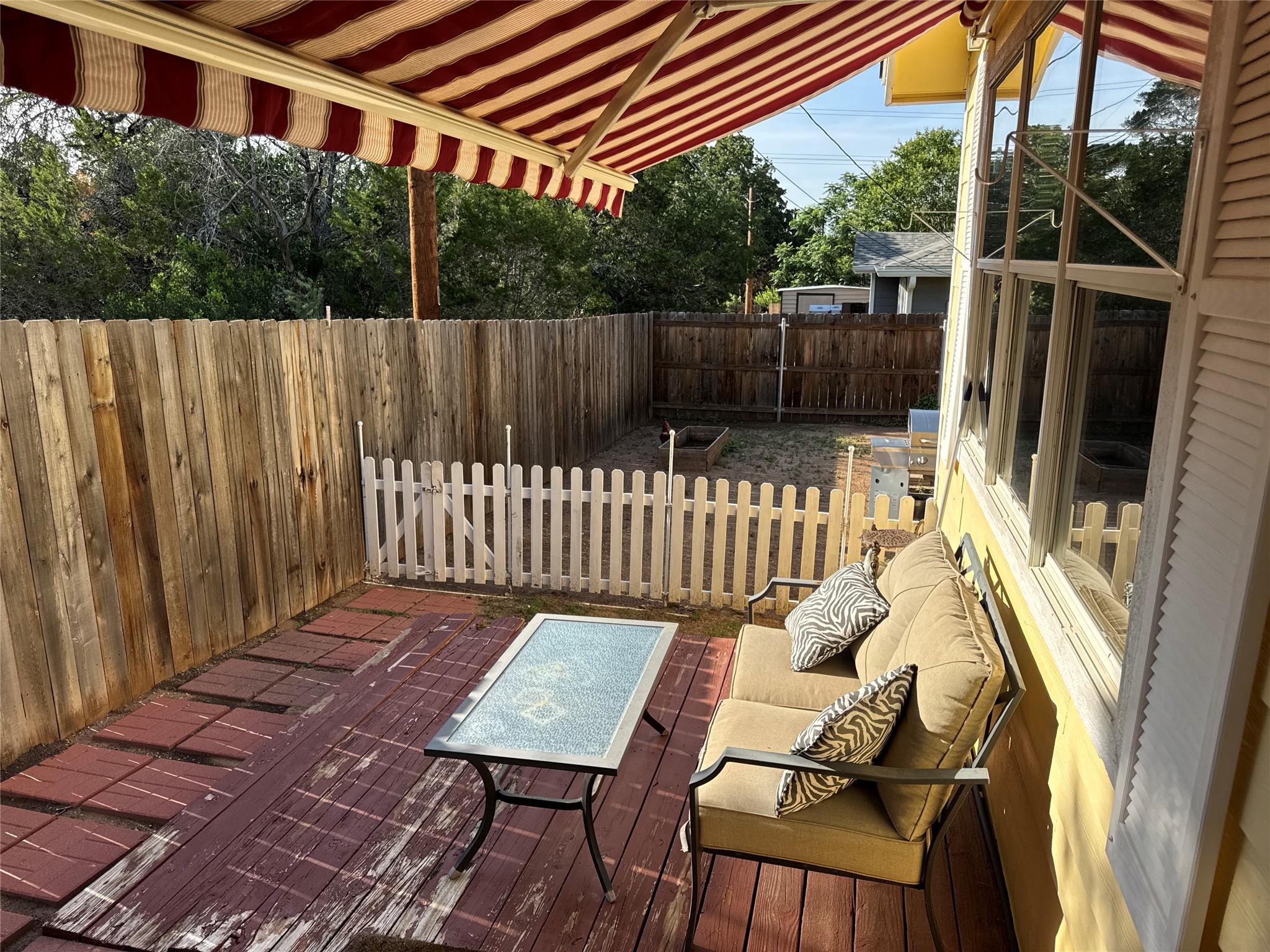 746 Pecan Ln, Cottonwood Shores, TX 78657