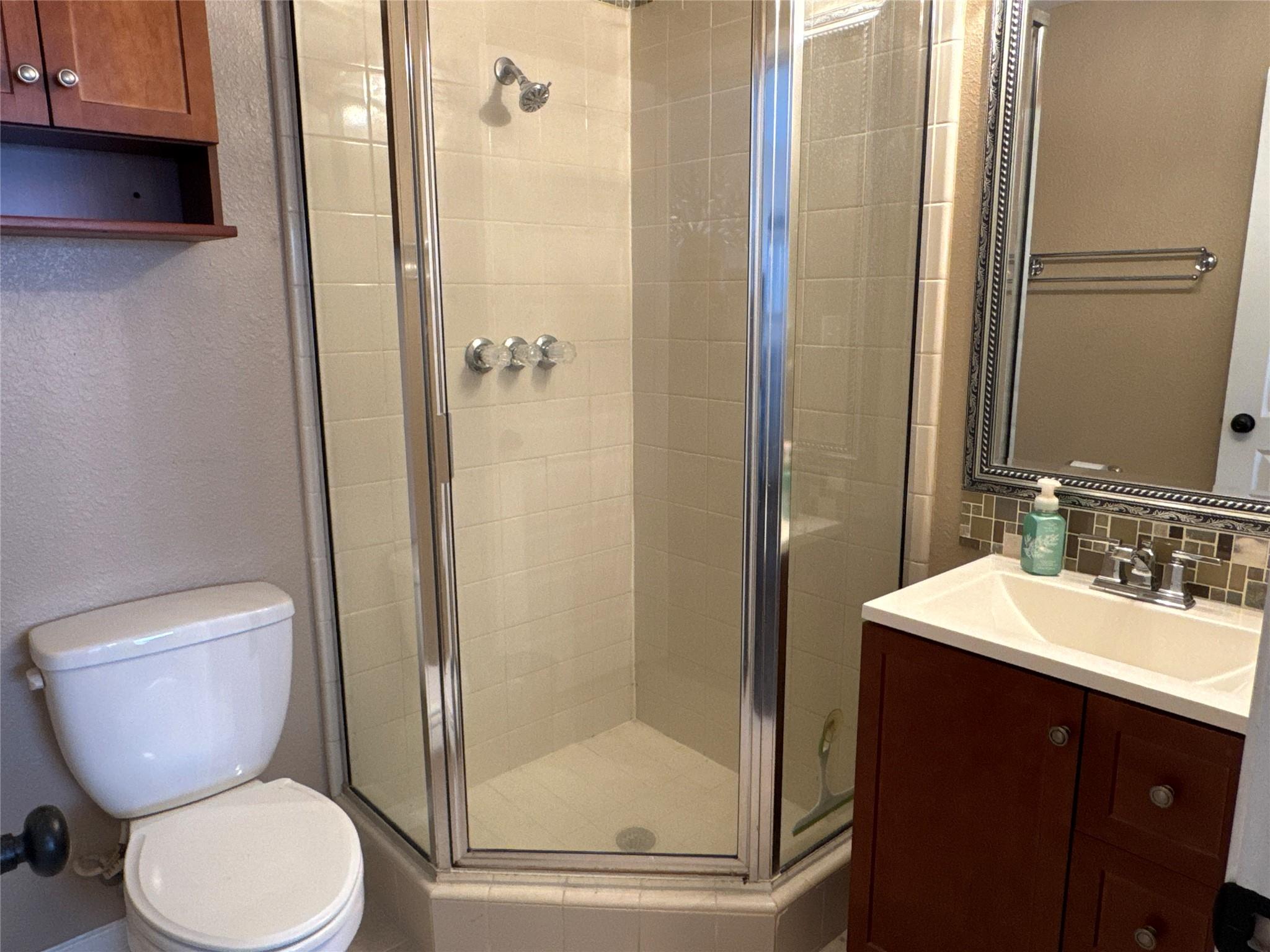 746 Pecan Ln, Cottonwood Shores, TX 78657