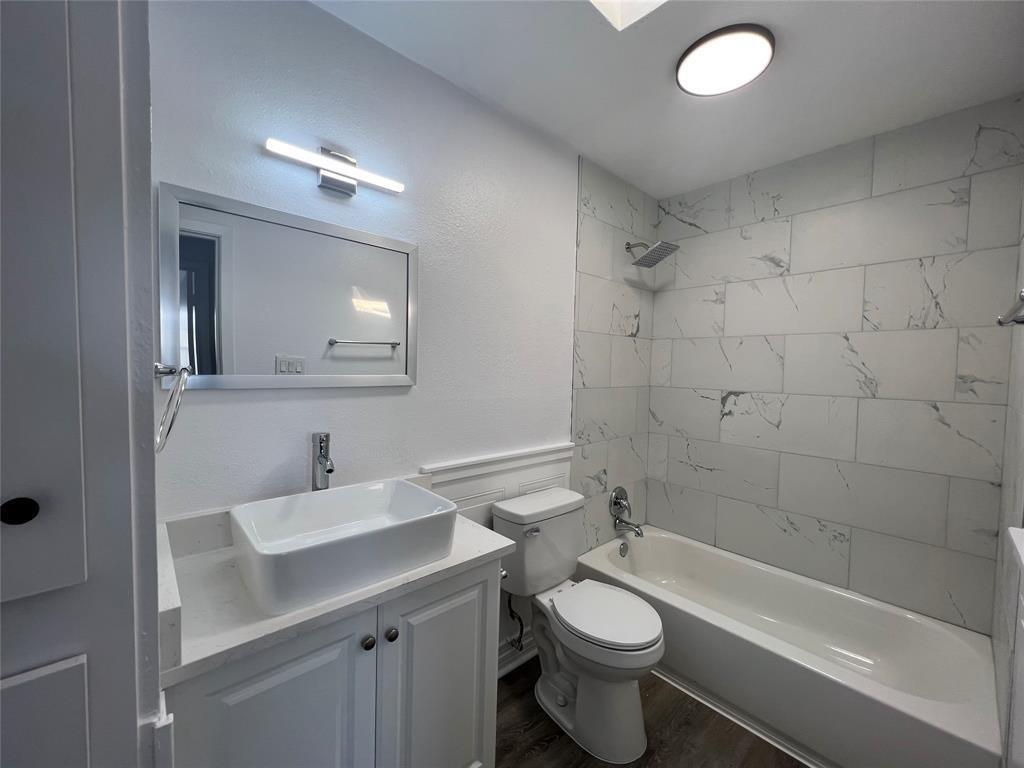 2306 Barton Village Cir # 102, Austin, TX 78704