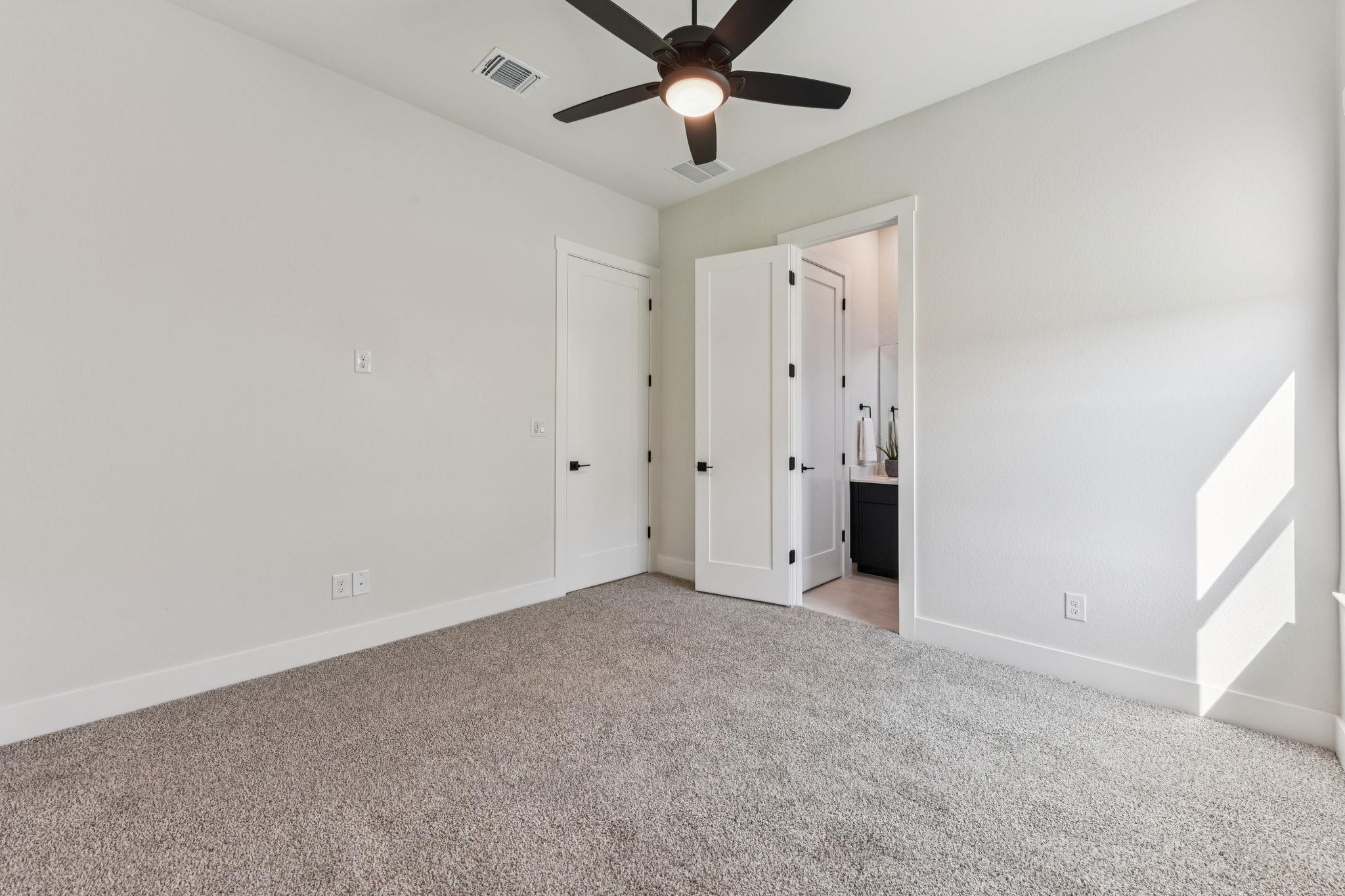 1404 Paxton Ln, Florence, TX 76527