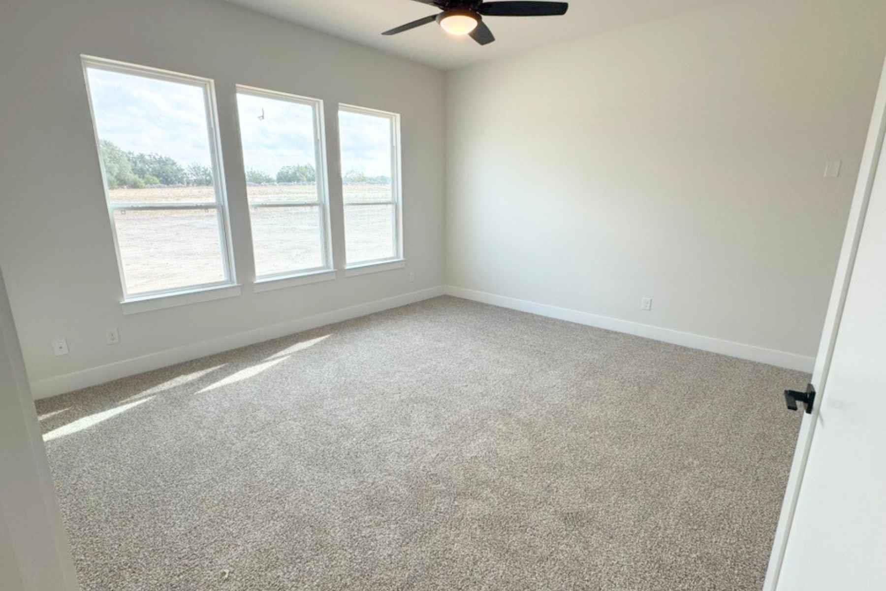 1404 Paxton Ln, Florence, TX 76527