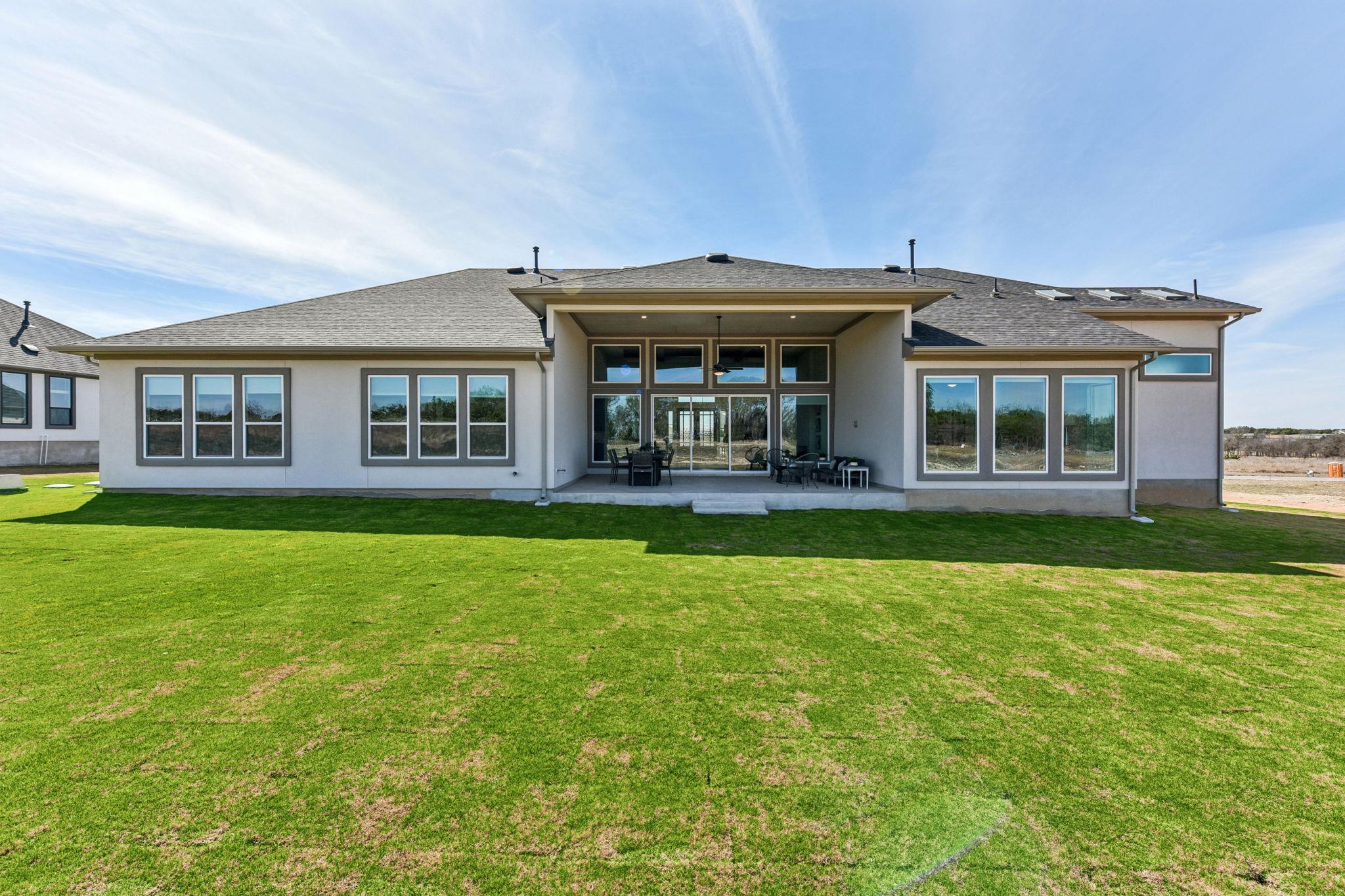 1404 Paxton Ln, Florence, TX 76527