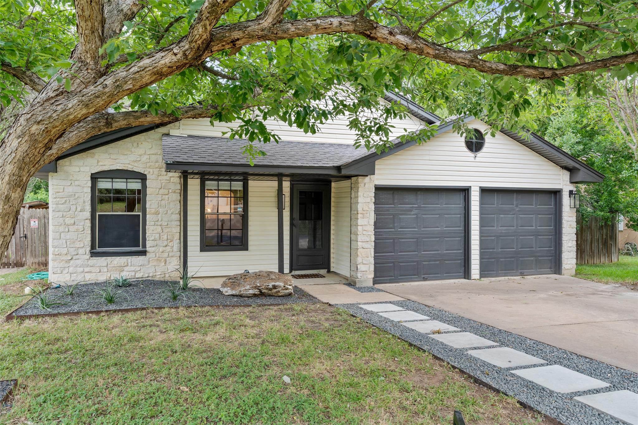 8400 Dixon Dr, Austin, TX 78745