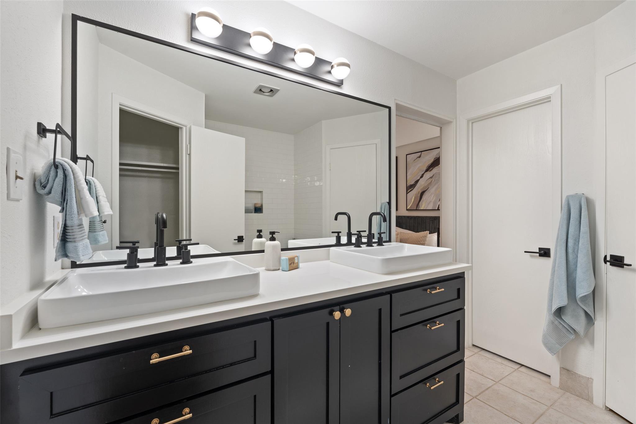 8400 Dixon Dr, Austin, TX 78745