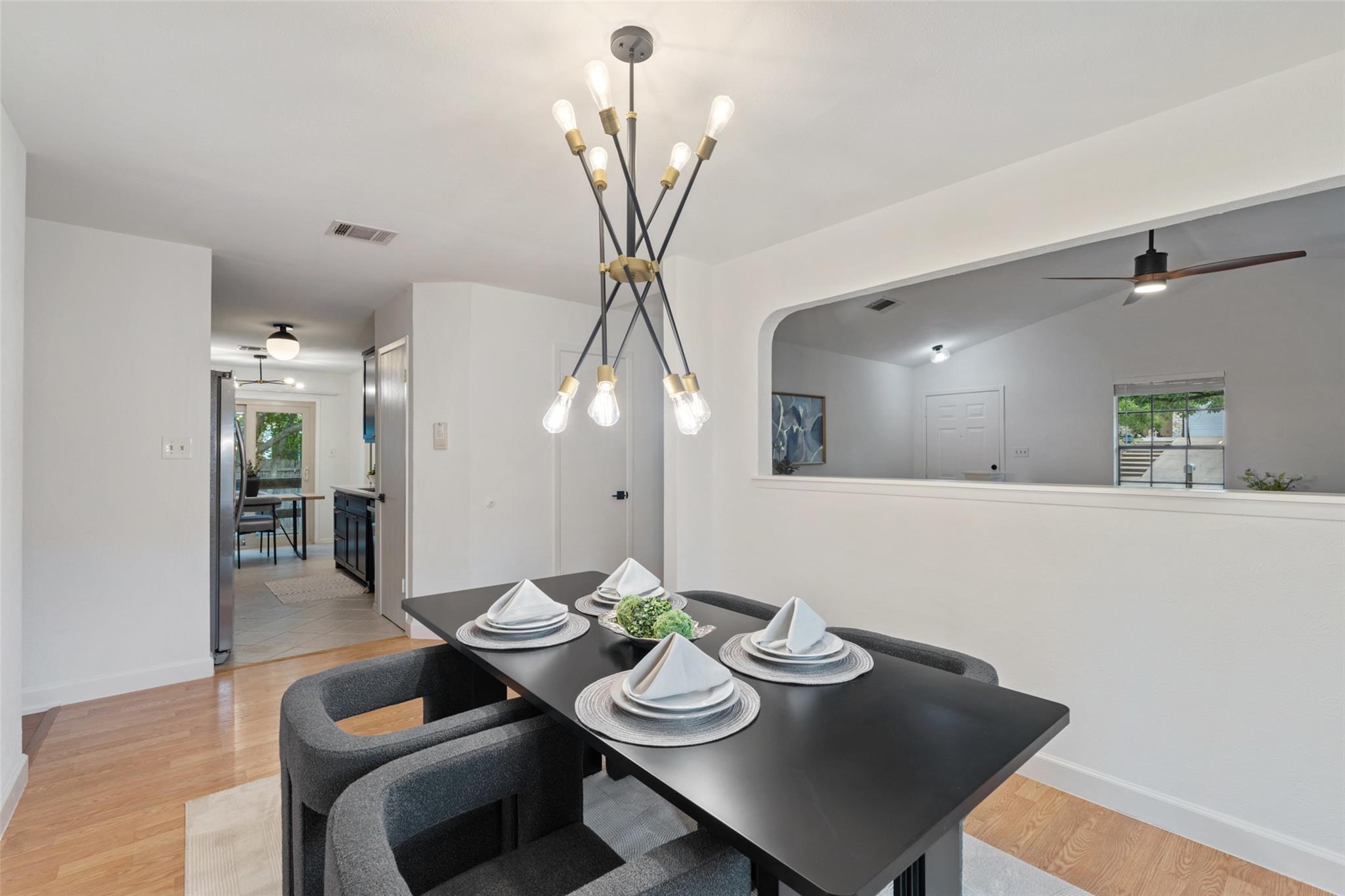 8400 Dixon Dr, Austin, TX 78745