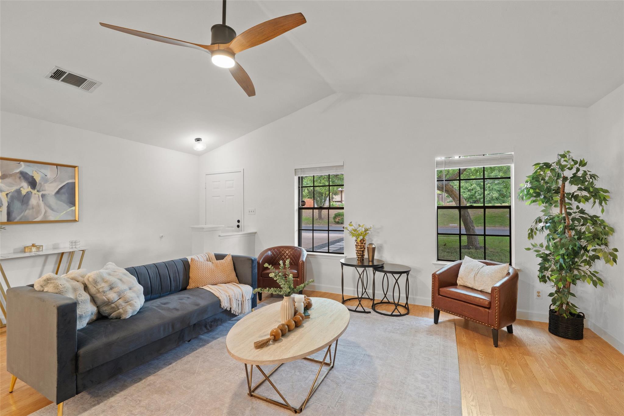 8400 Dixon Dr, Austin, TX 78745