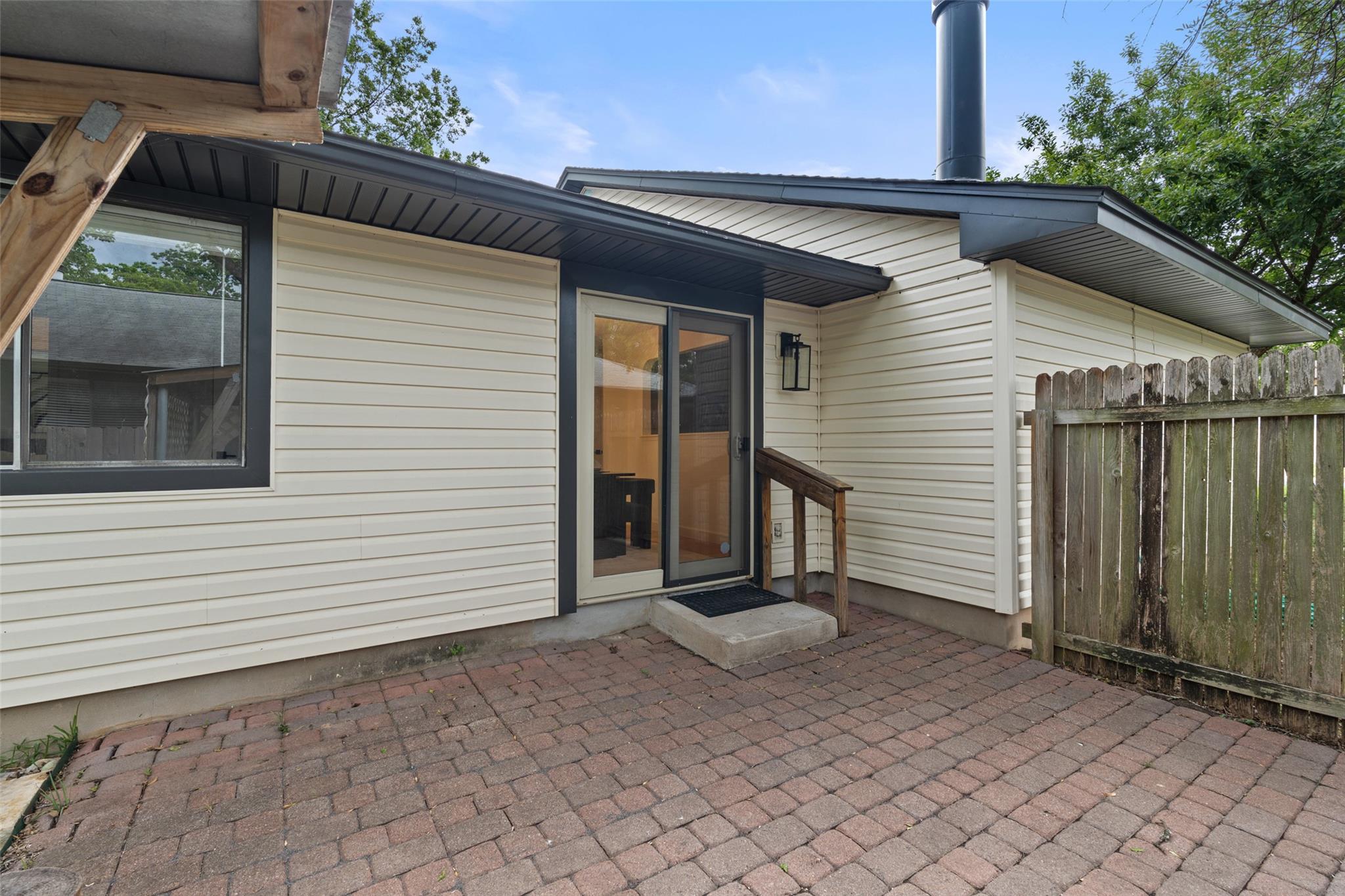 8400 Dixon Dr, Austin, TX 78745