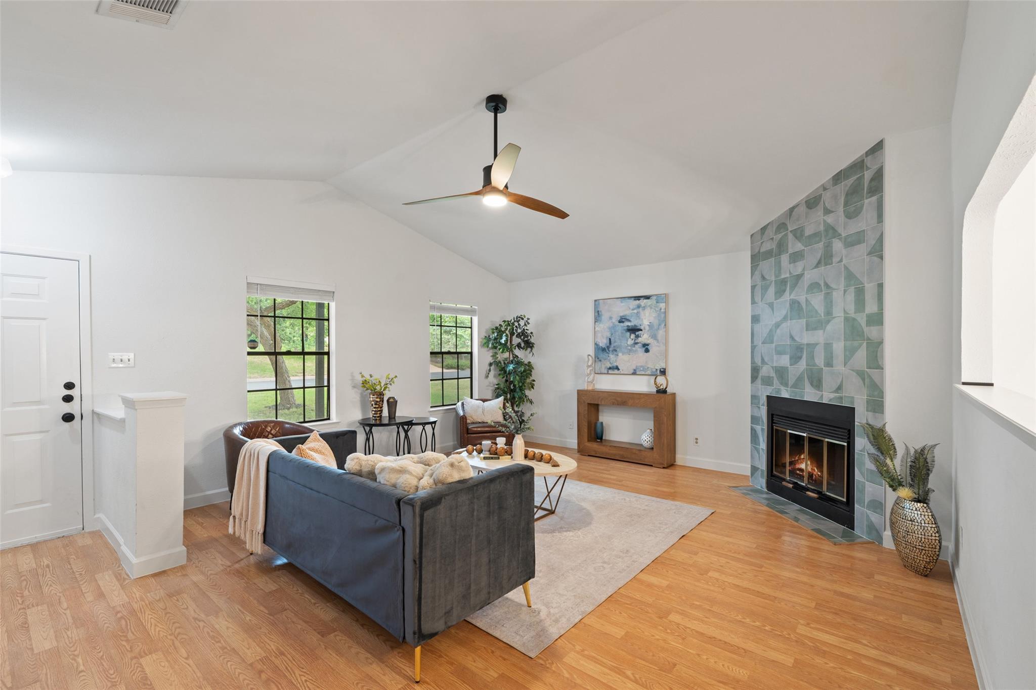 8400 Dixon Dr, Austin, TX 78745