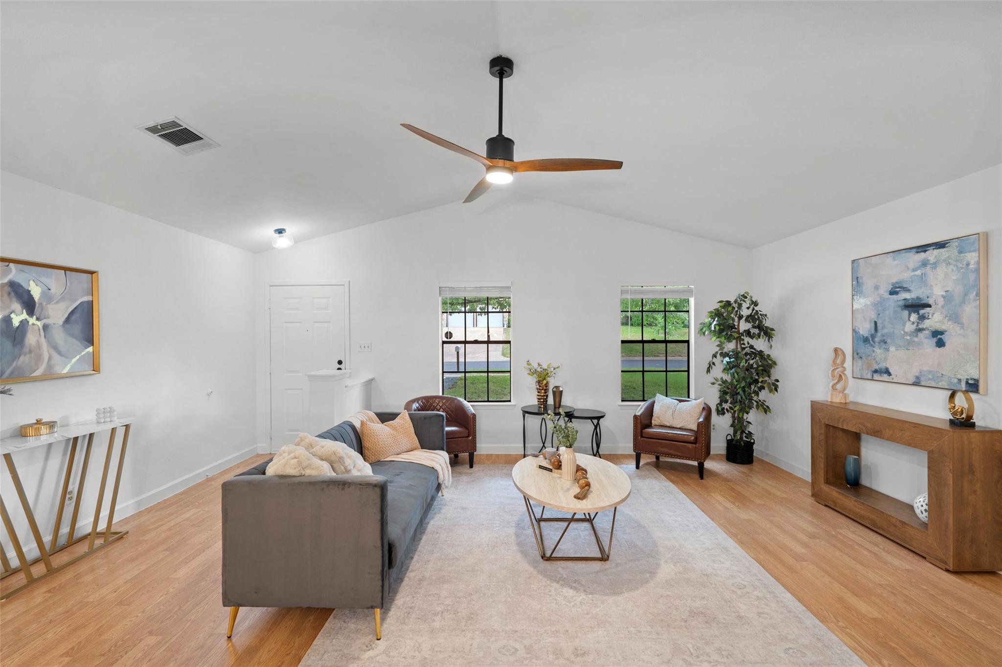 8400 Dixon Dr, Austin, TX 78745
