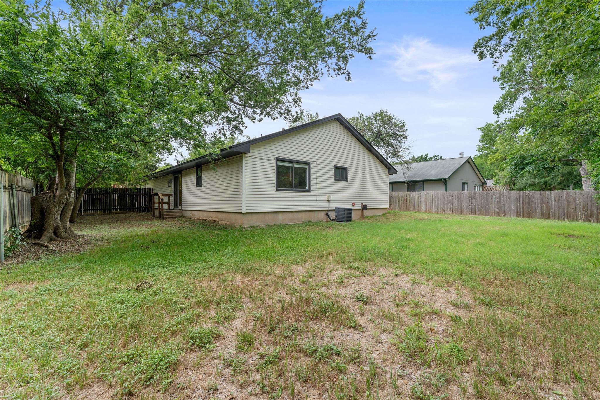 8400 Dixon Dr, Austin, TX 78745