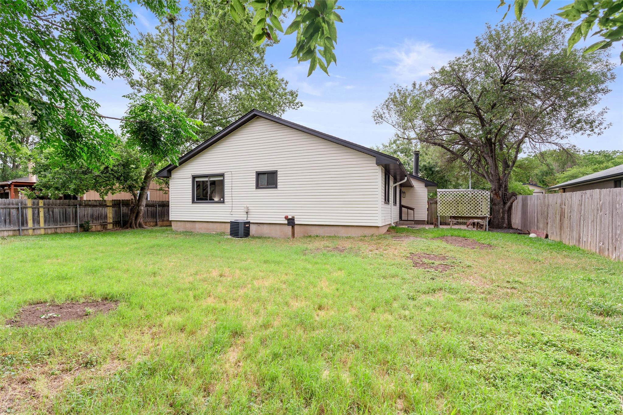 8400 Dixon Dr, Austin, TX 78745