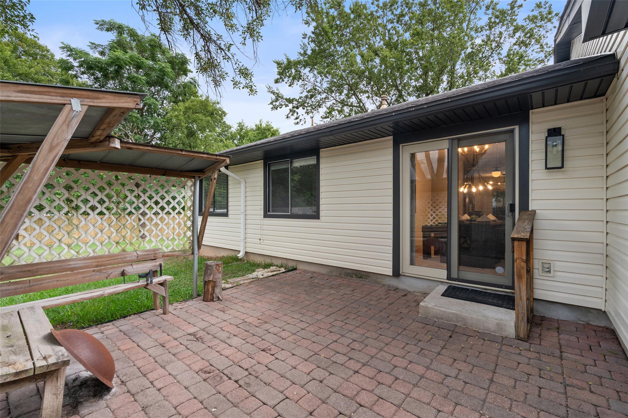 8400 Dixon Dr, Austin, TX 78745