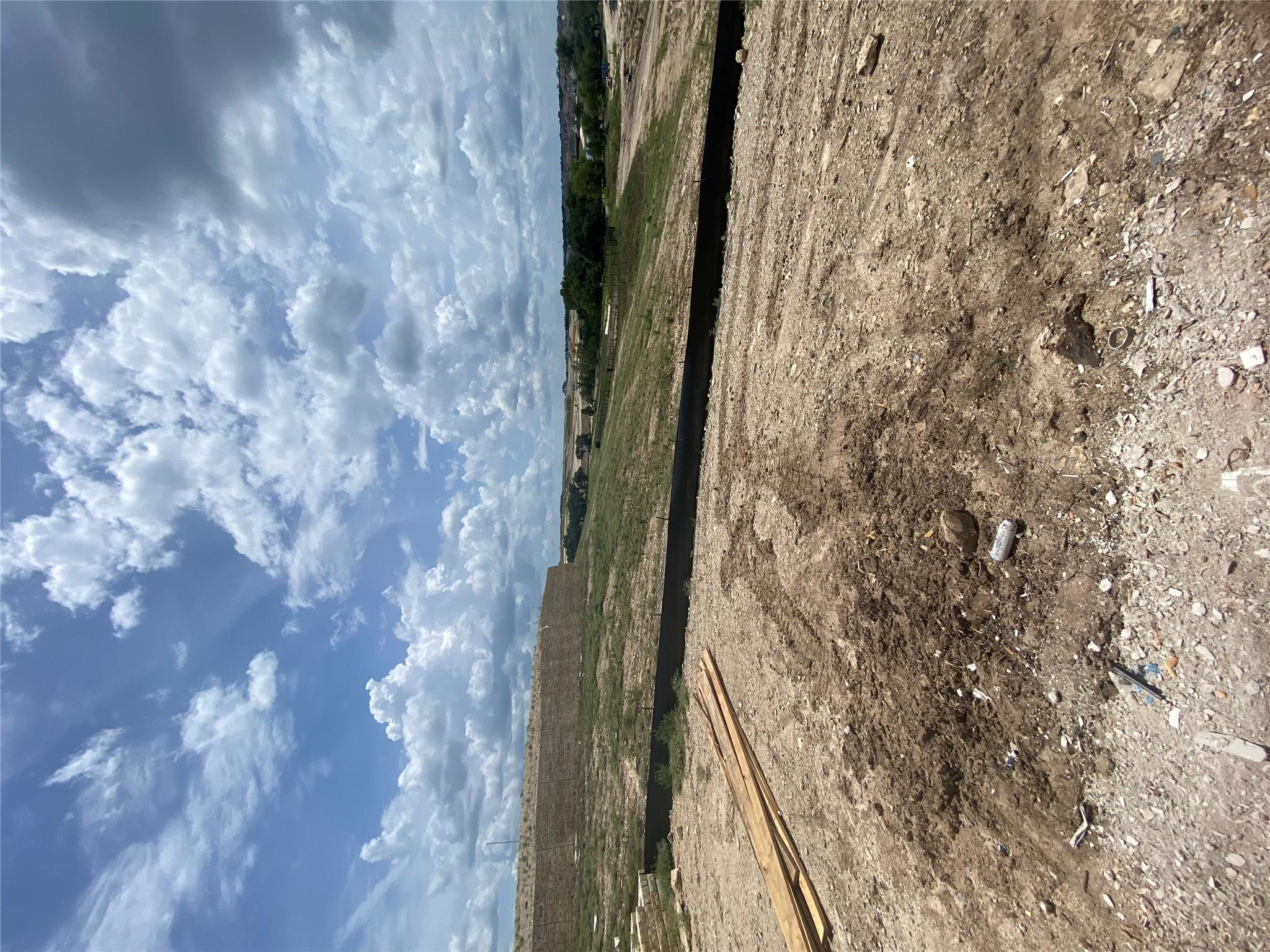 912 S Hemingway Loop, Liberty Hill, TX 78642