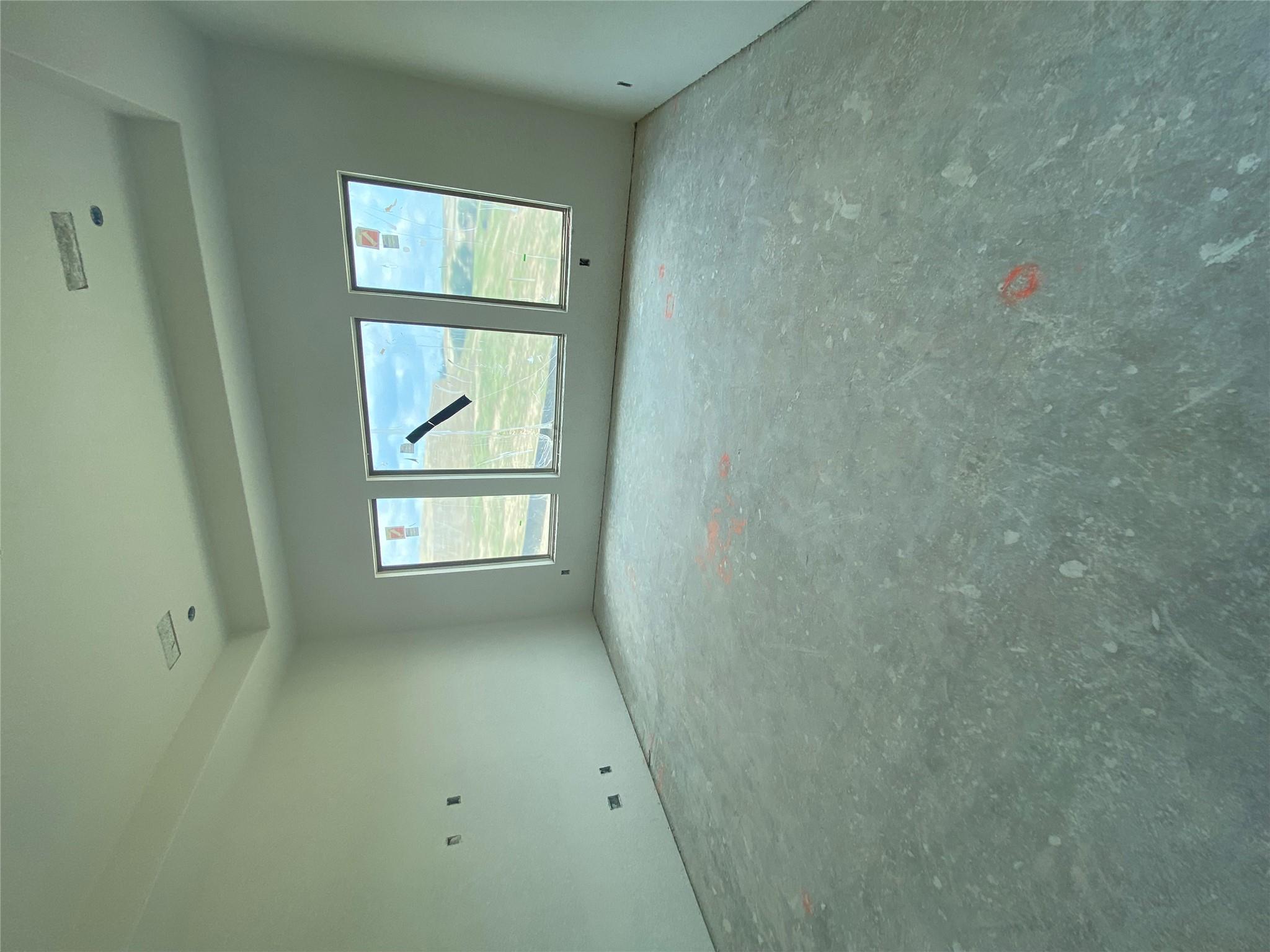 912 S Hemingway Loop, Liberty Hill, TX 78642