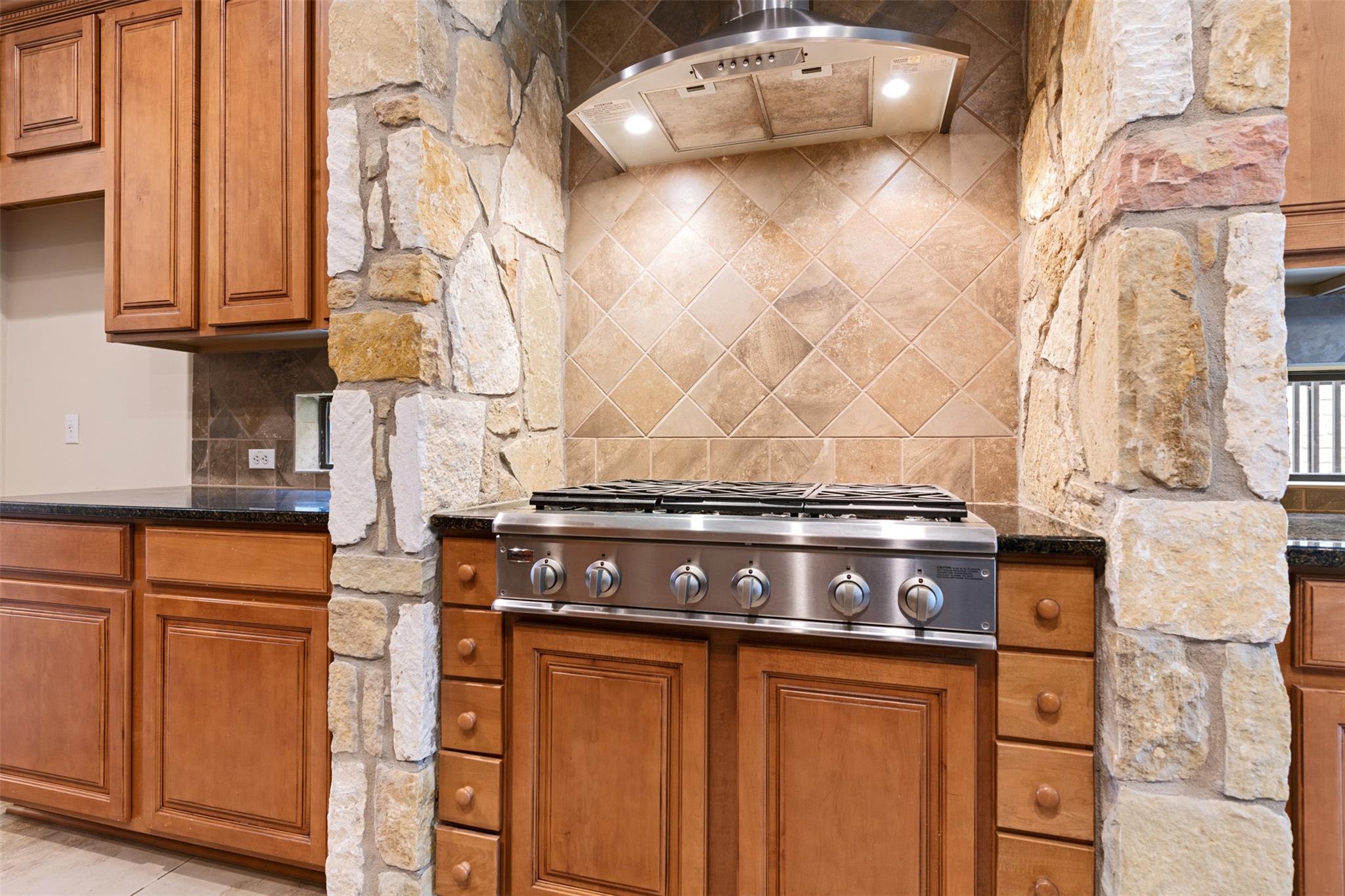 106 Feritti Dr, Austin, TX 78734