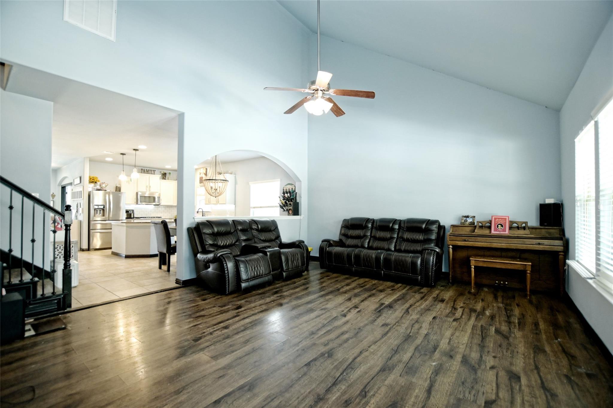 529 Oyster Crk, Buda, TX 78610